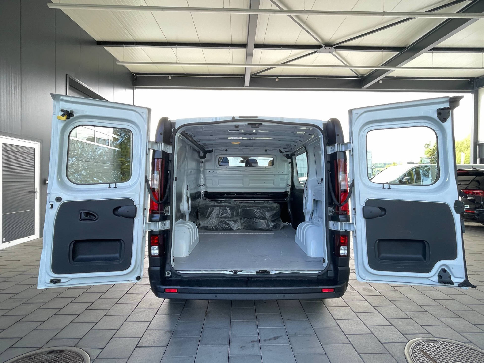 RENAULT Trafic Kaw. 3.0 t L1 H1 2.0 dCi 120 Business-5