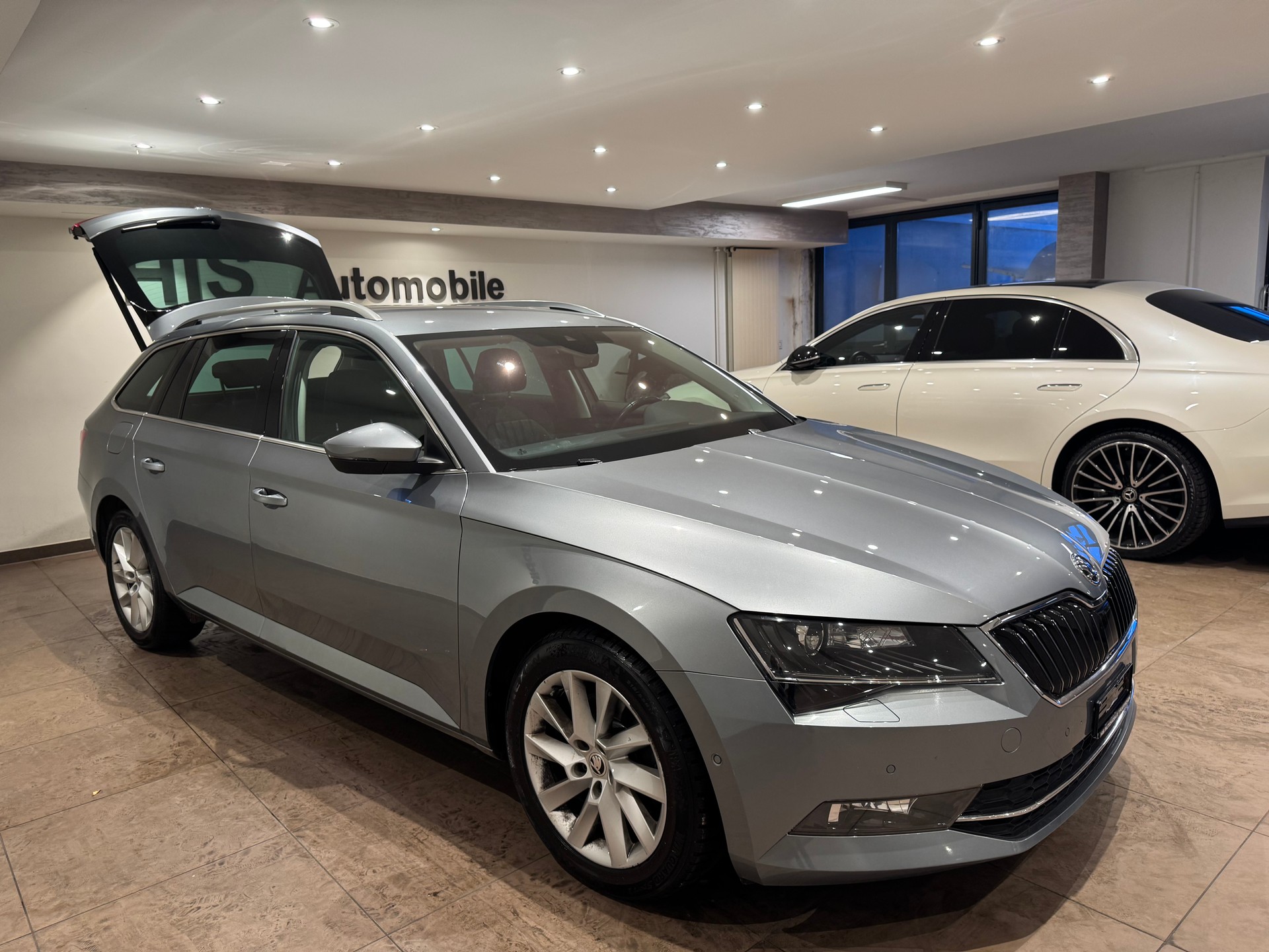 SKODA Superb Combi 2.0 TDI Style DSG - 3