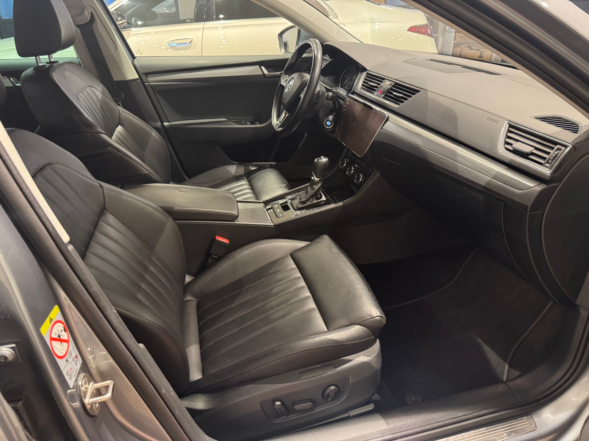 SKODA Superb Combi 2.0 TDI Style DSG - 7