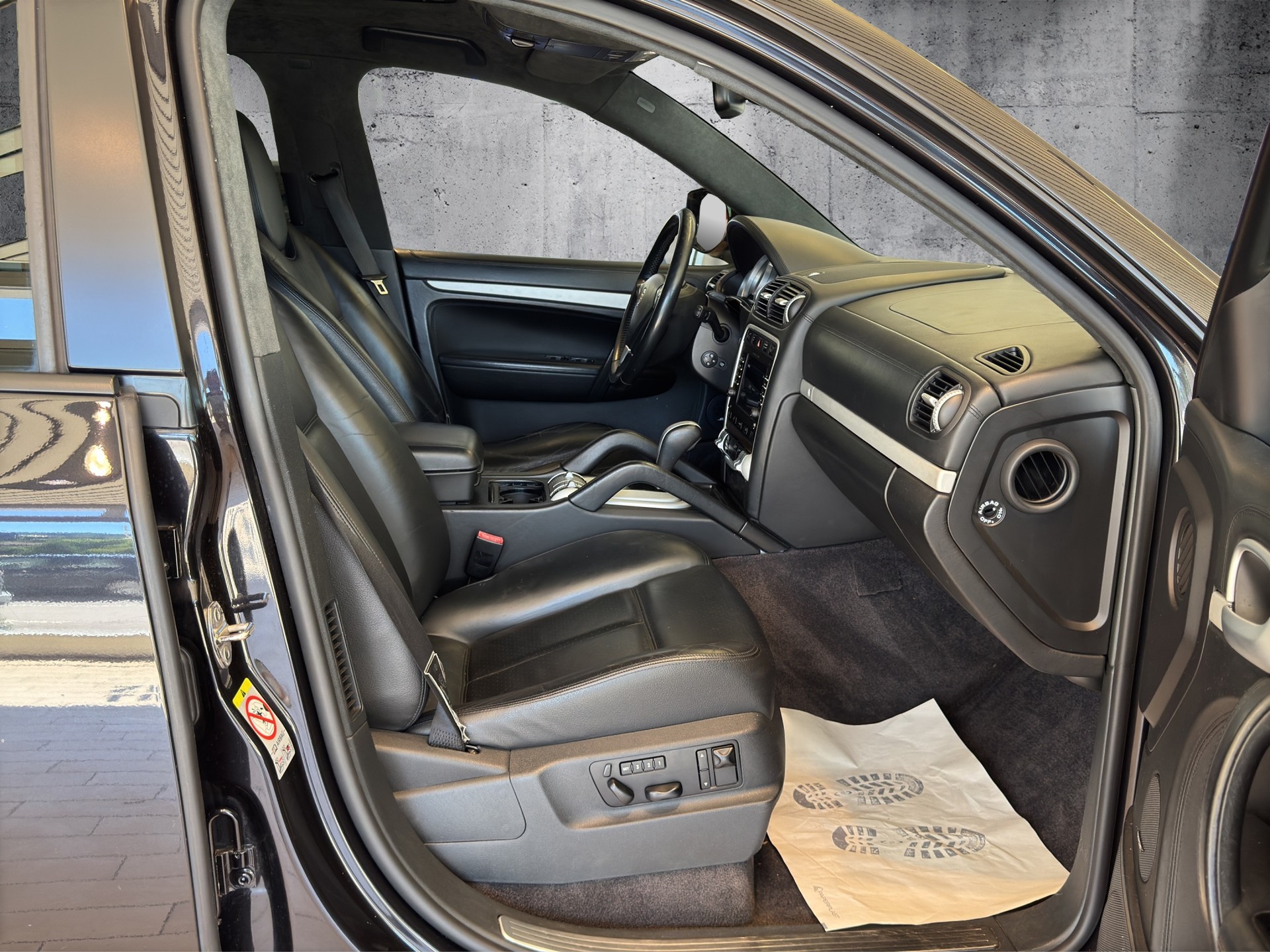 PORSCHE Cayenne Turbo - 10