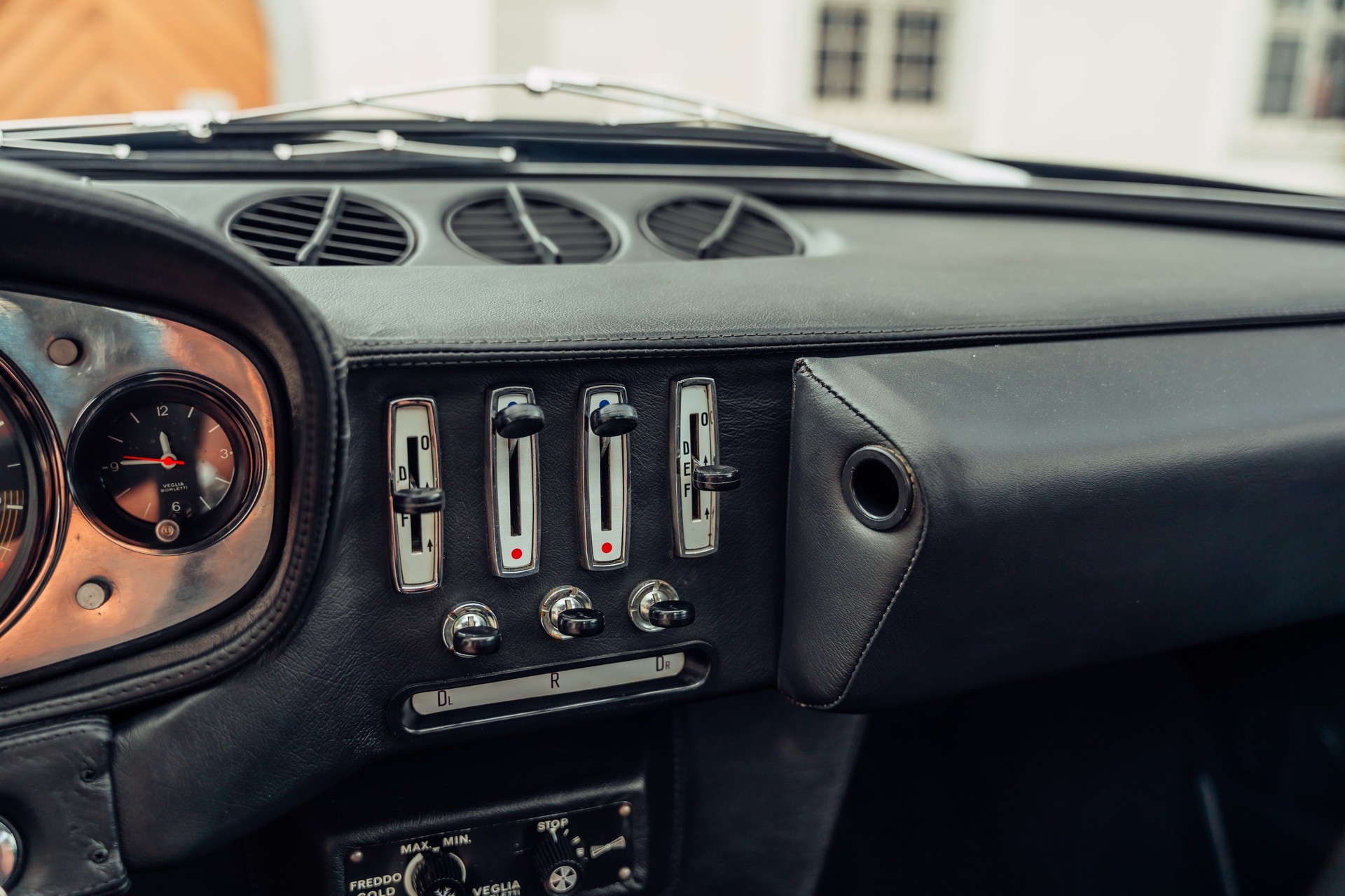 FERRARI 365 GTB/4 Daytona - 16