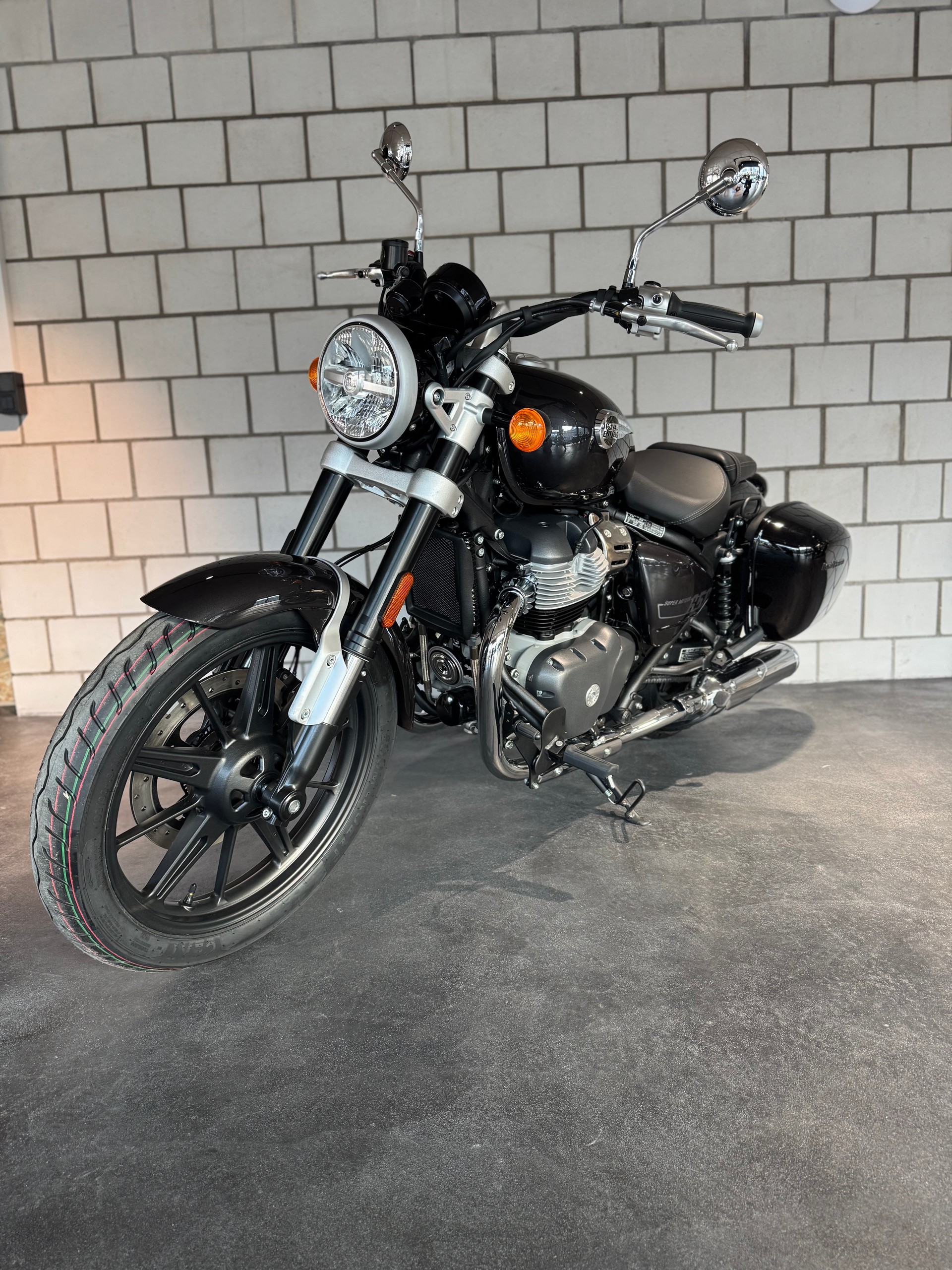 ROYAL ENFIELD Super Meteor 650 Astral - 2