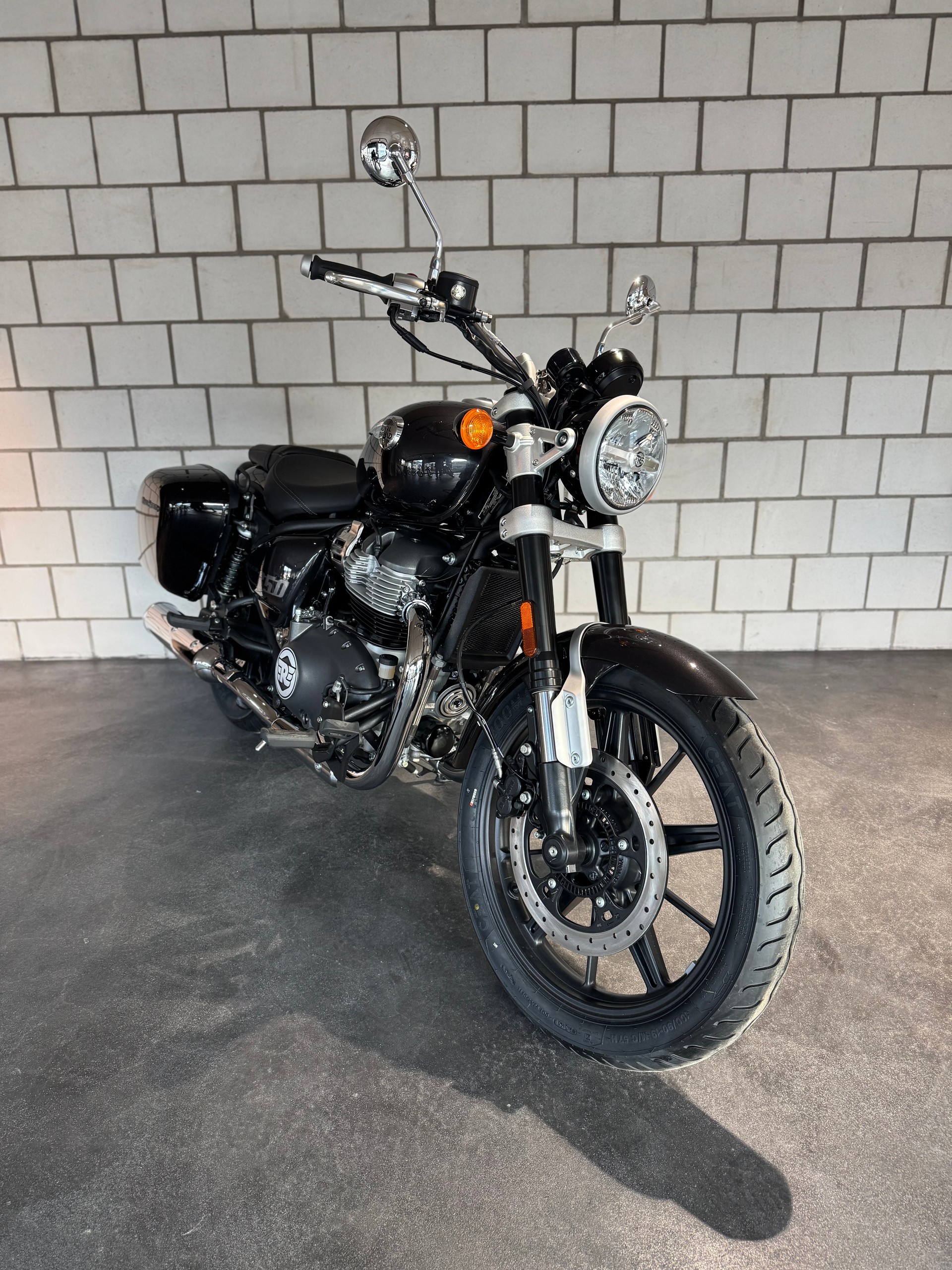 ROYAL ENFIELD Super Meteor 650 Astral - 3
