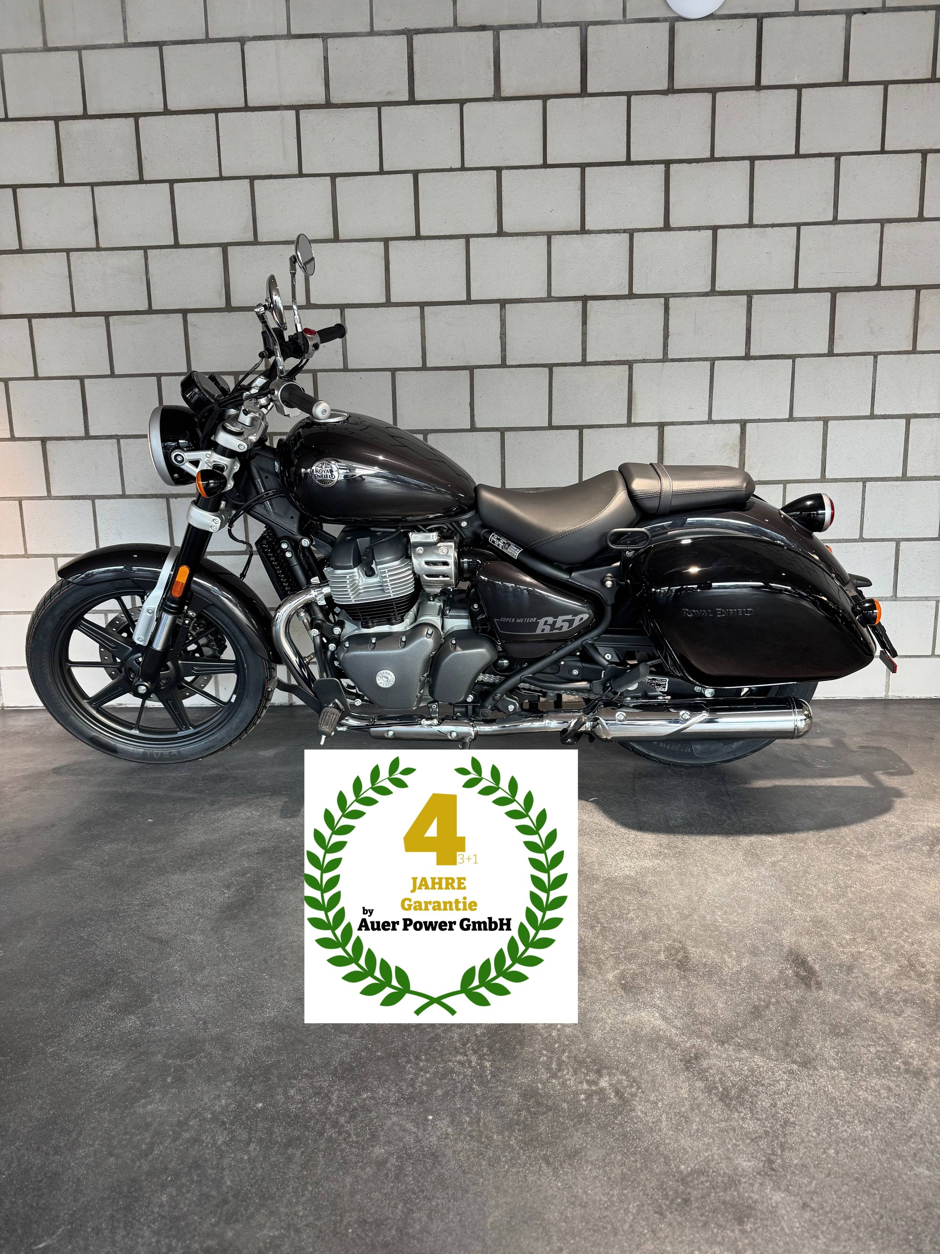 ROYAL ENFIELD Super Meteor 650 Astral