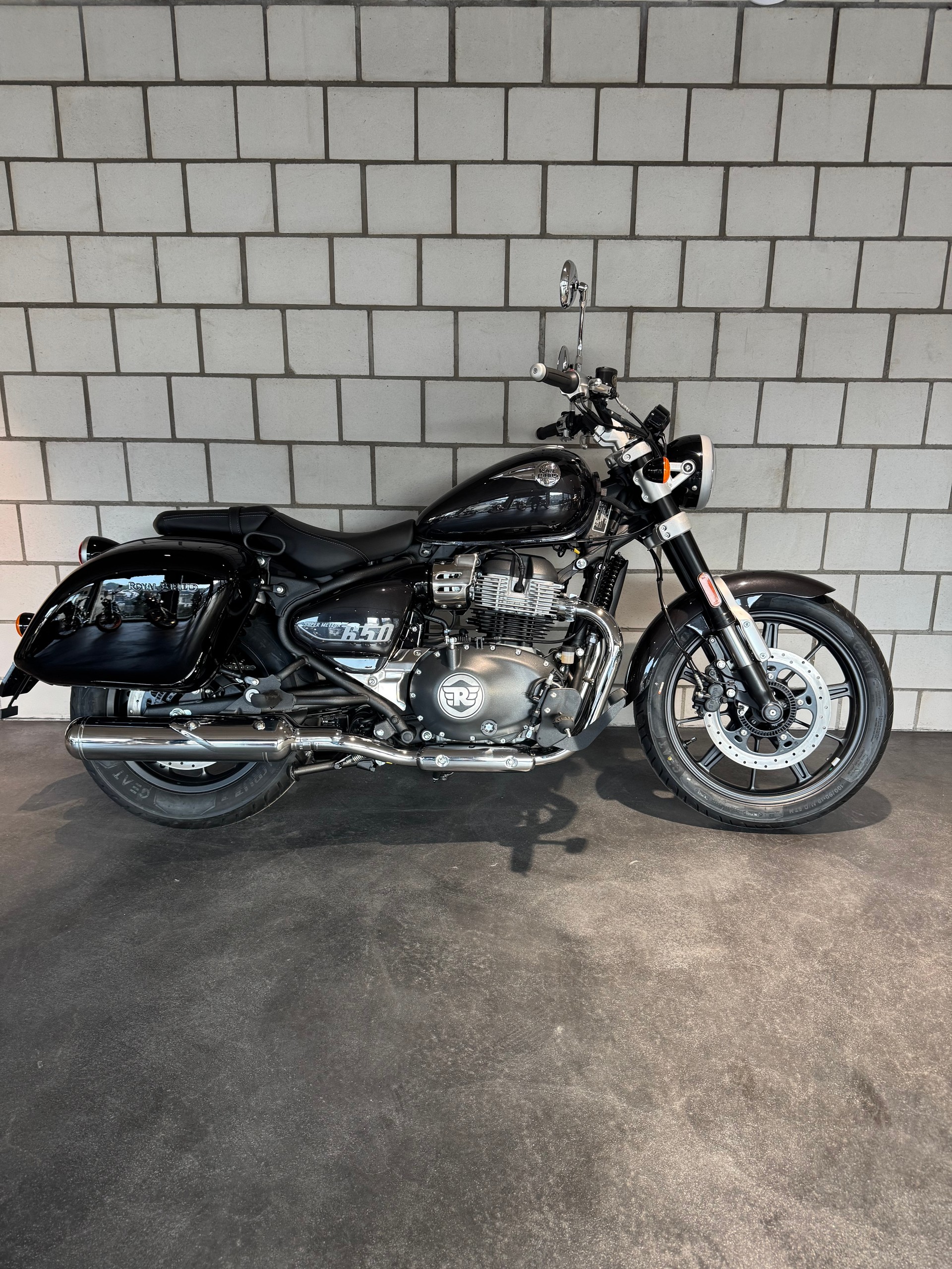 ROYAL ENFIELD Super Meteor 650 Astral - 4