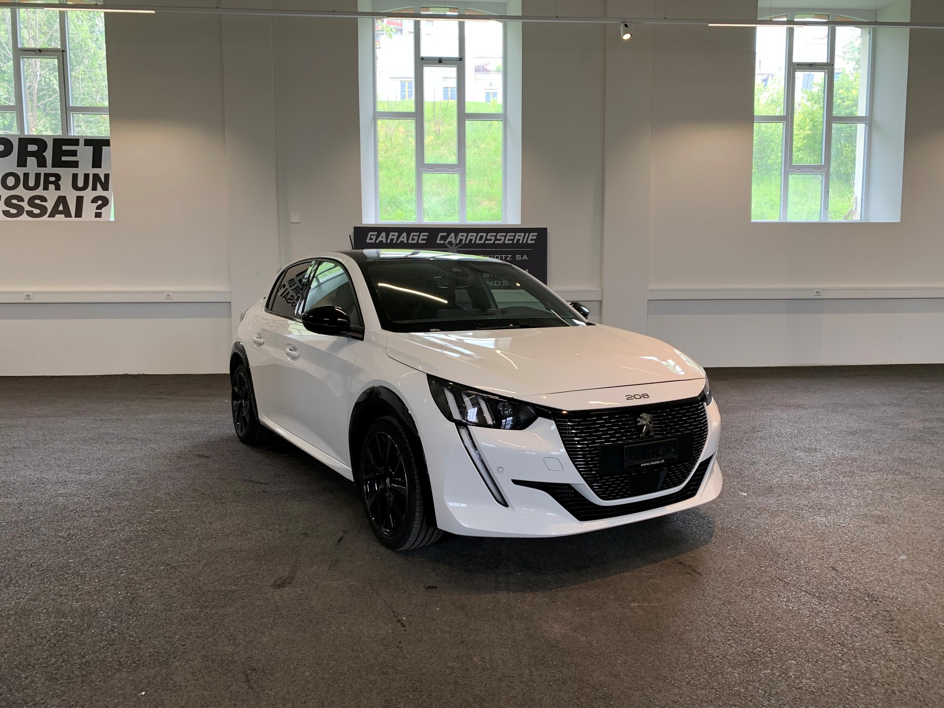 PEUGEOT 208 1.2 PureTech GT EAT8 - 3