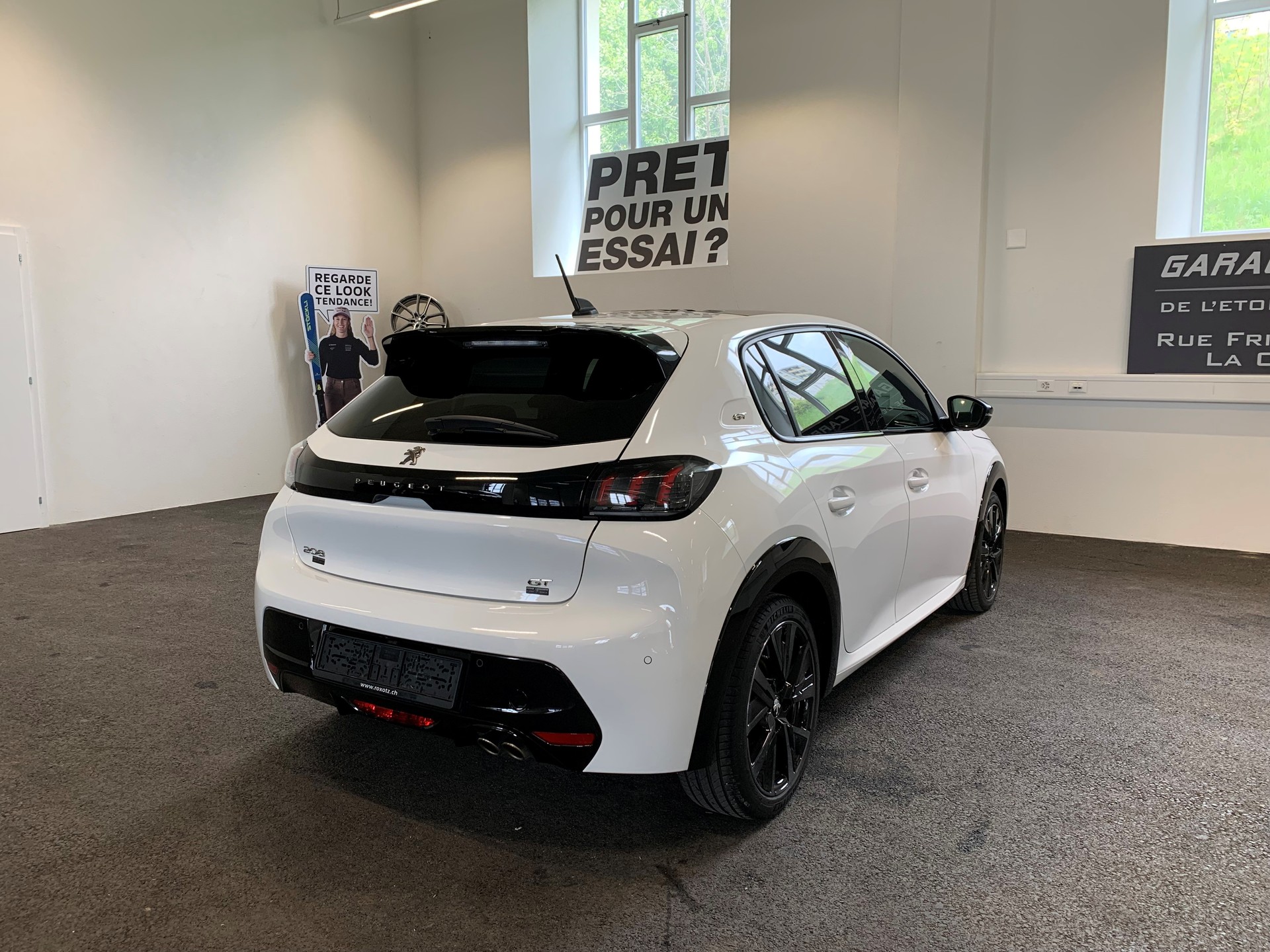 PEUGEOT 208 1.2 PureTech GT EAT8 - 8
