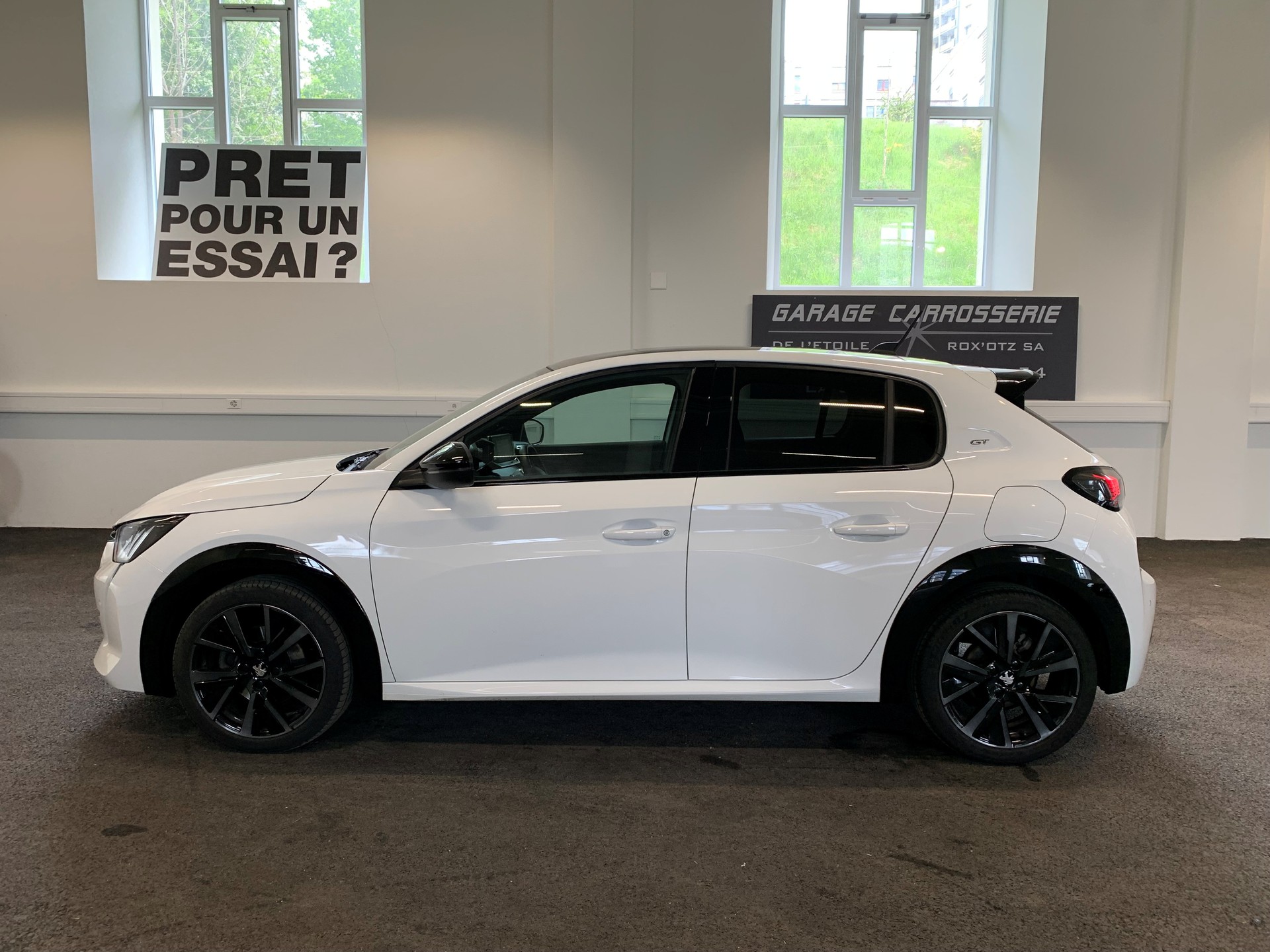 PEUGEOT 208 1.2 PureTech GT EAT8 - 4