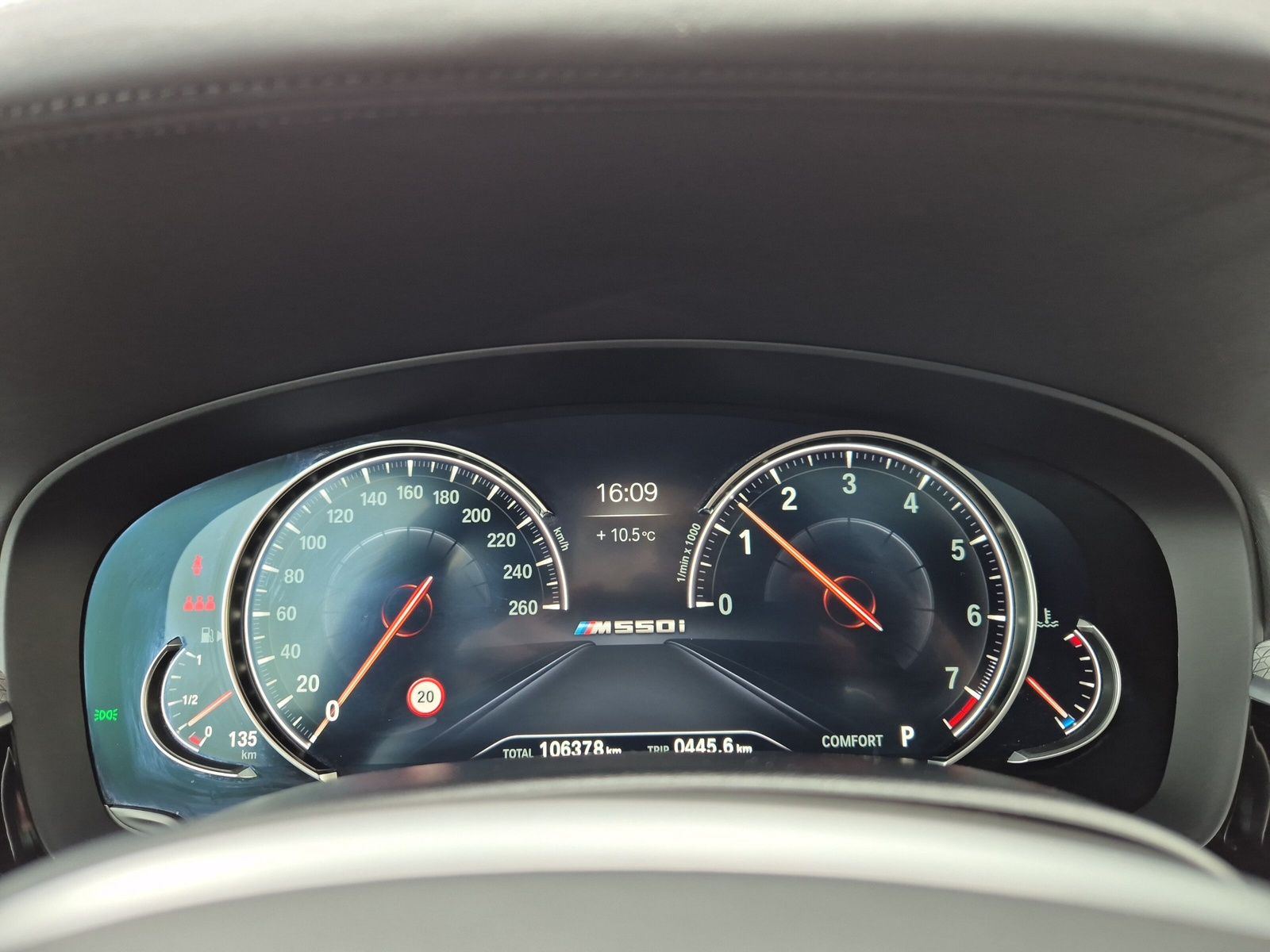 BMW M550i xDrive - 19