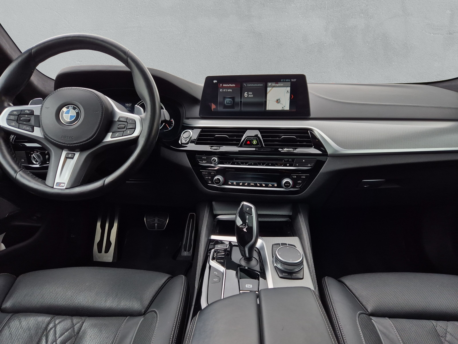 BMW M550i xDrive - 13