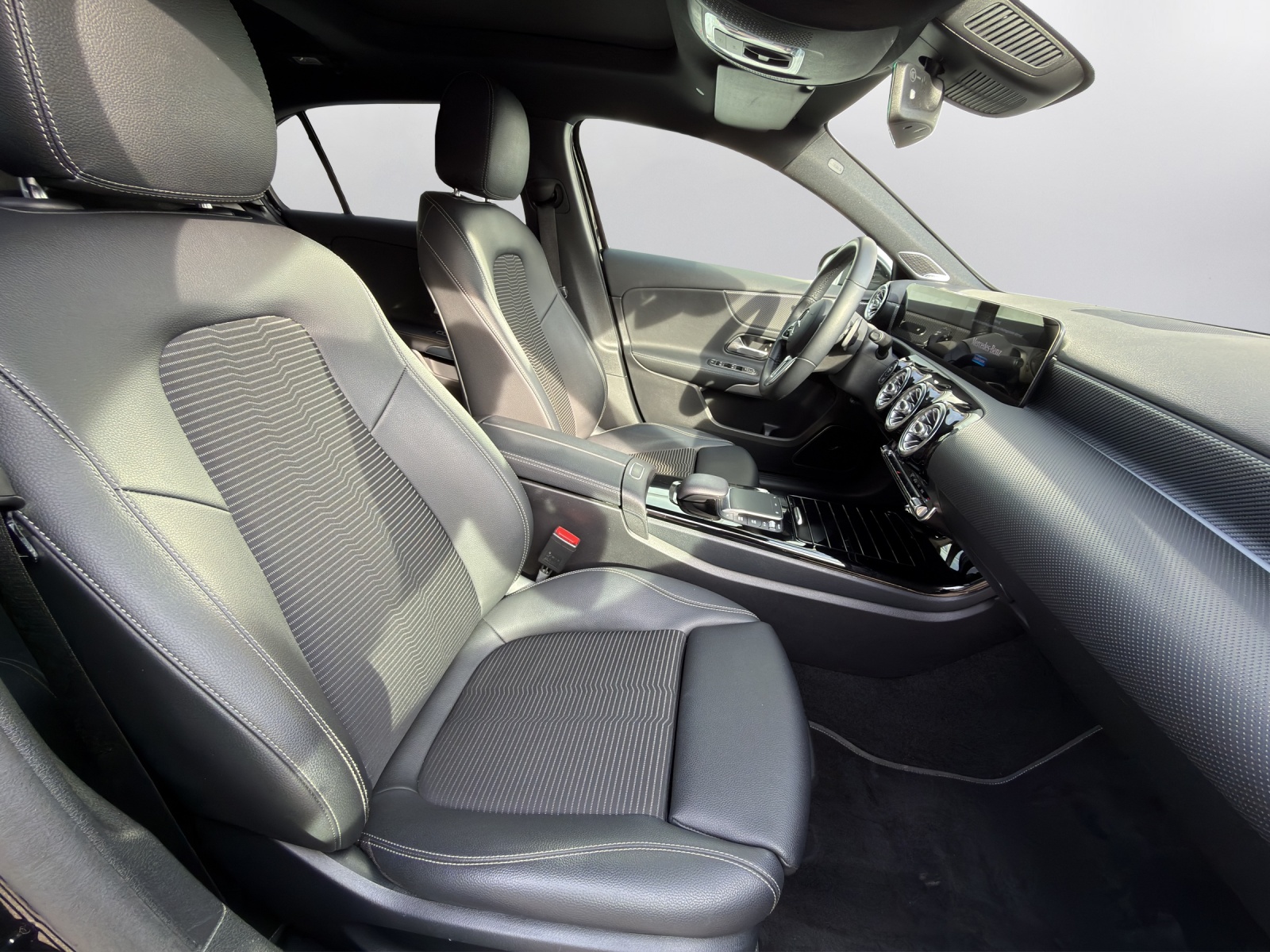 MERCEDES-BENZ A 200 Progressive 7G-DCT - 14