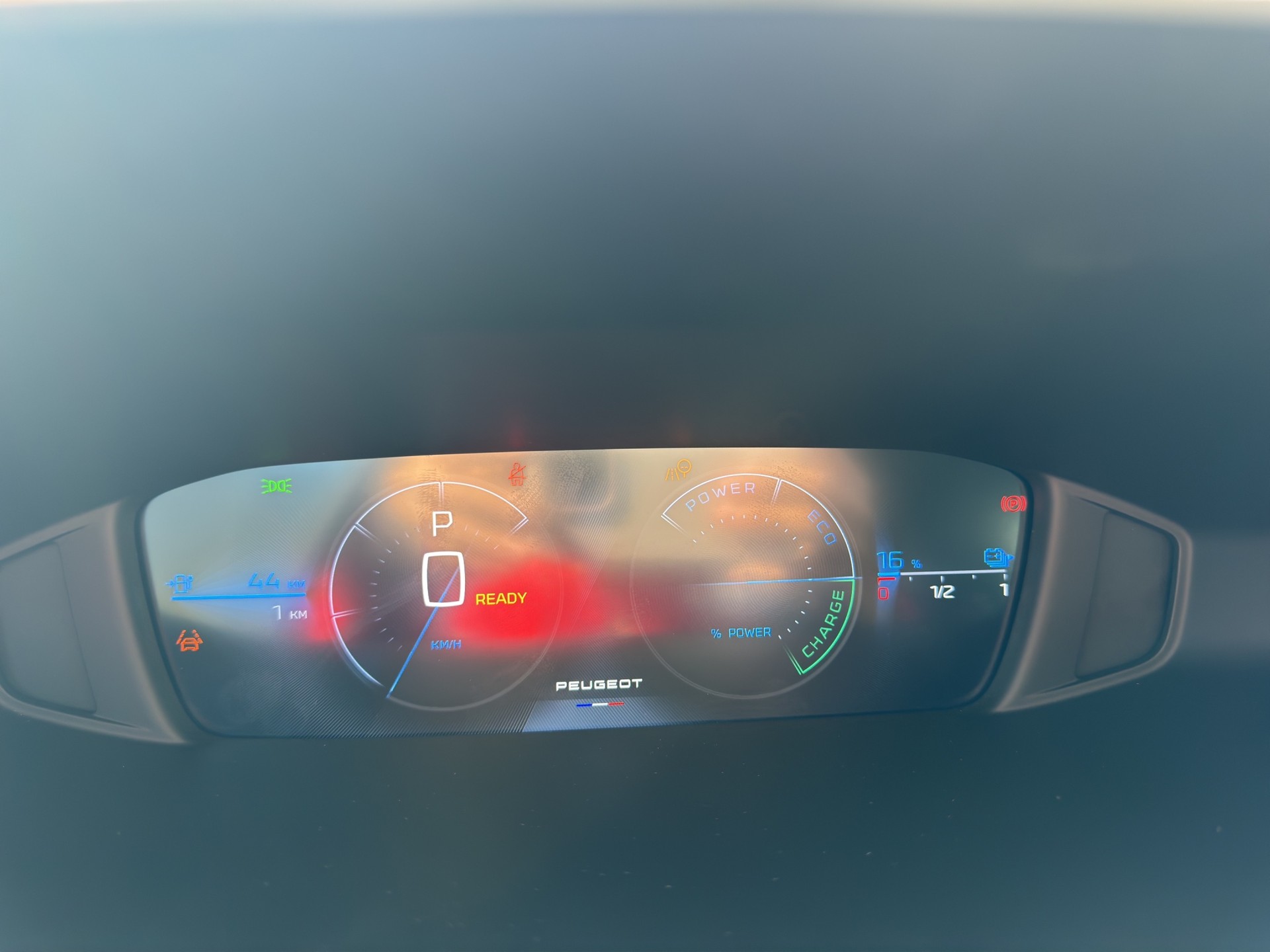 PEUGEOT 308 54kWh Style - 9