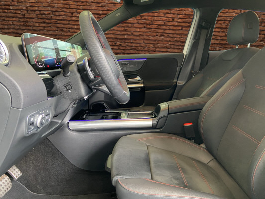 MERCEDES-BENZ GLA 200 7G-DCT - 10