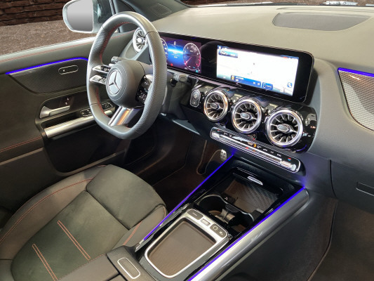 MERCEDES-BENZ GLA 200 7G-DCT - 14