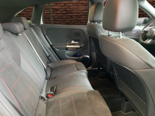 MERCEDES-BENZ GLA 200 7G-DCT - 12