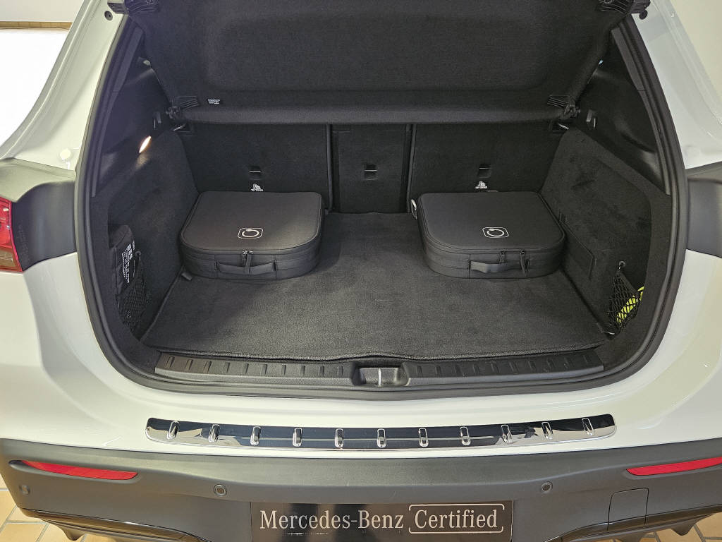 MERCEDES-BENZ EQA 300 4Matic Swiss Star - 4