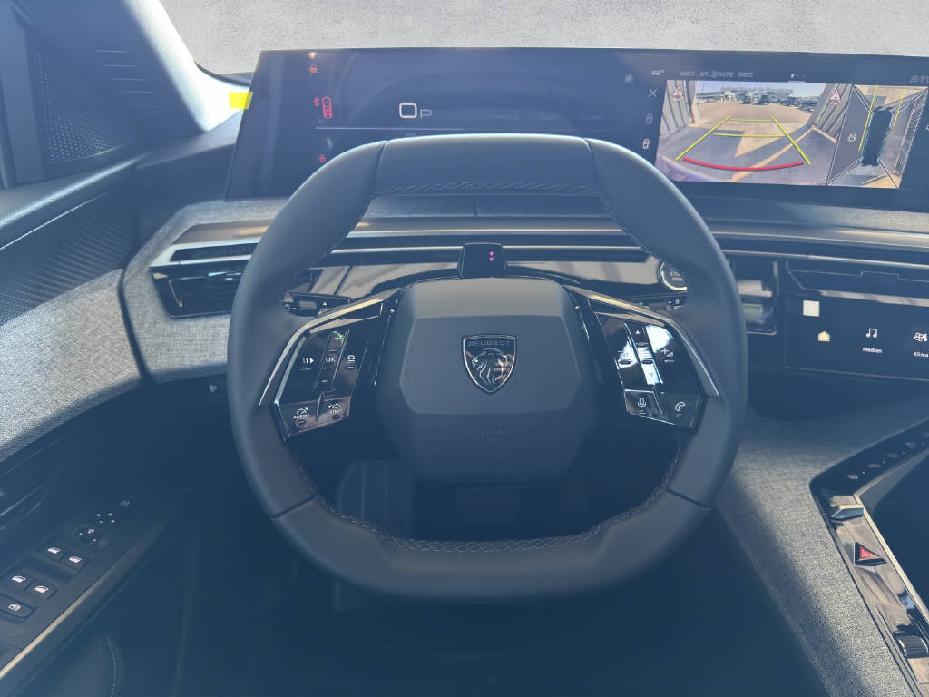 PEUGEOT 5008 1.2 Hybrid Allure Premium - 12