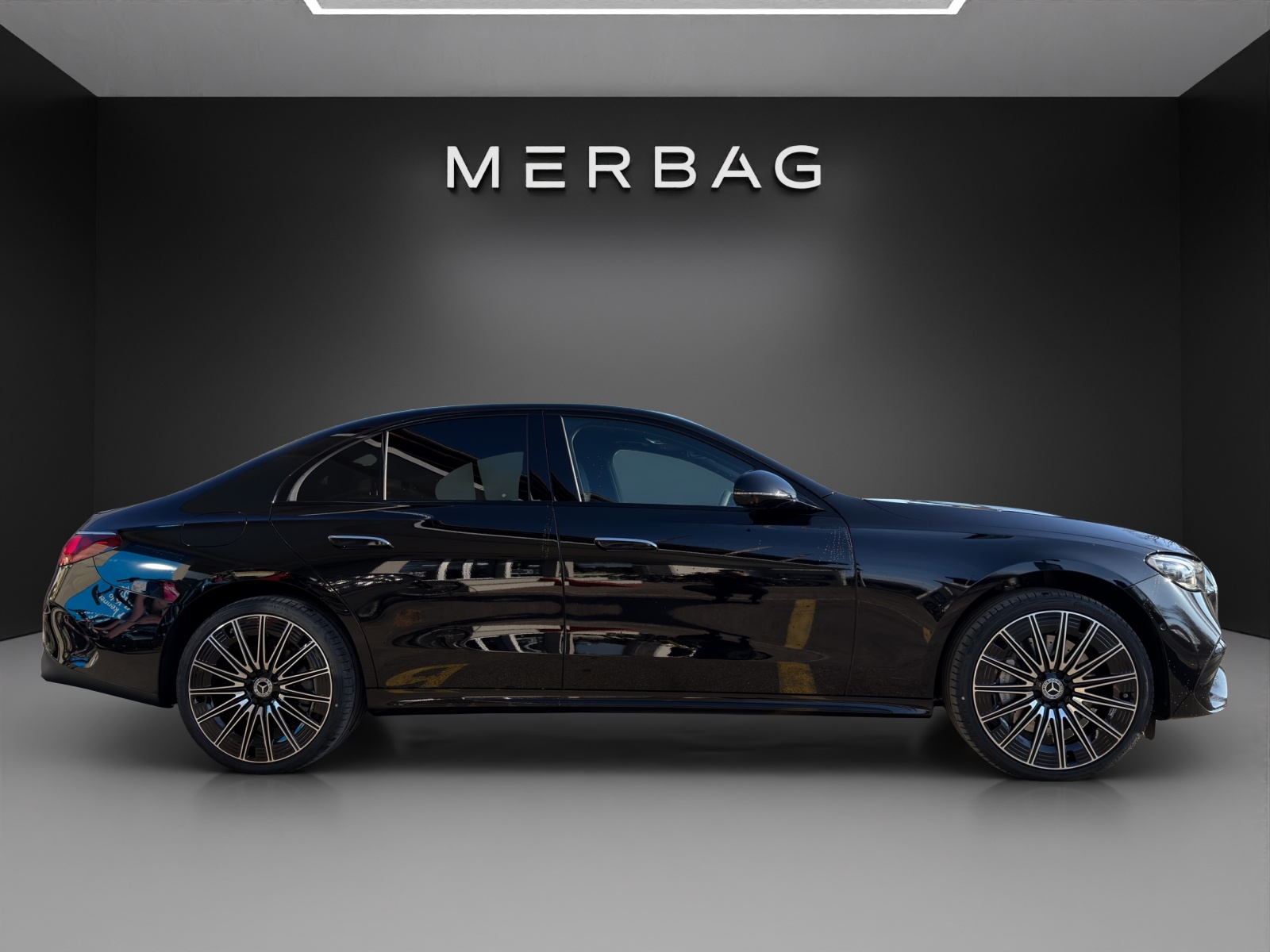 MERCEDES-BENZ E 220 d 4Matic 9G-Tronic - 2