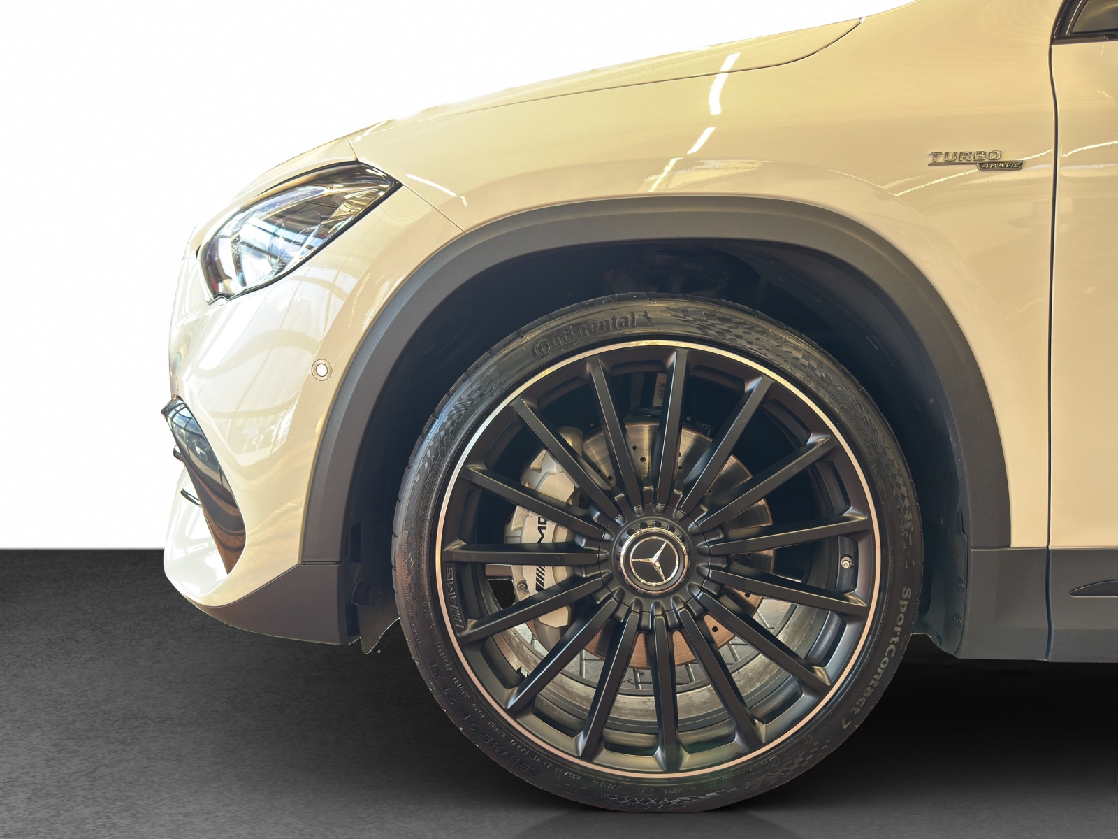 MERCEDES-BENZ GLA 35 AMG 4Matic - 22