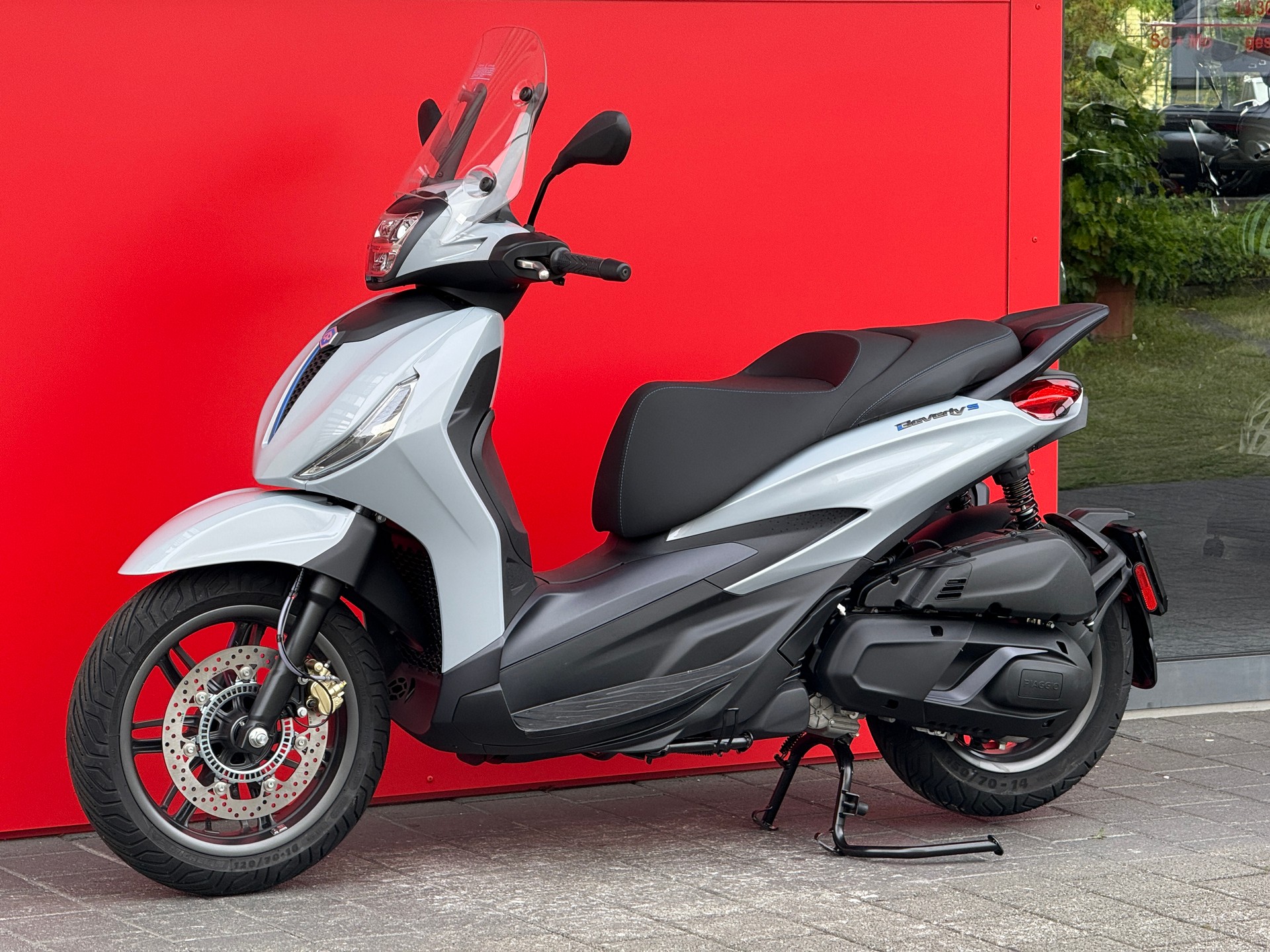 PIAGGIO Beverly 400 Sport E5+ - 14