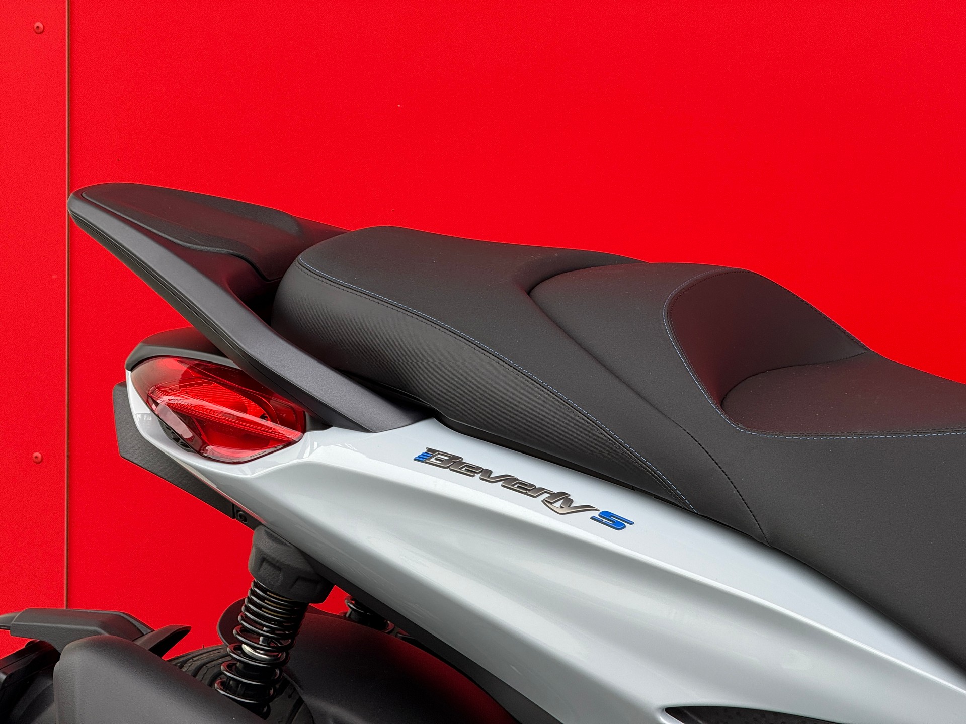 PIAGGIO Beverly 400 Sport E5+ - 9