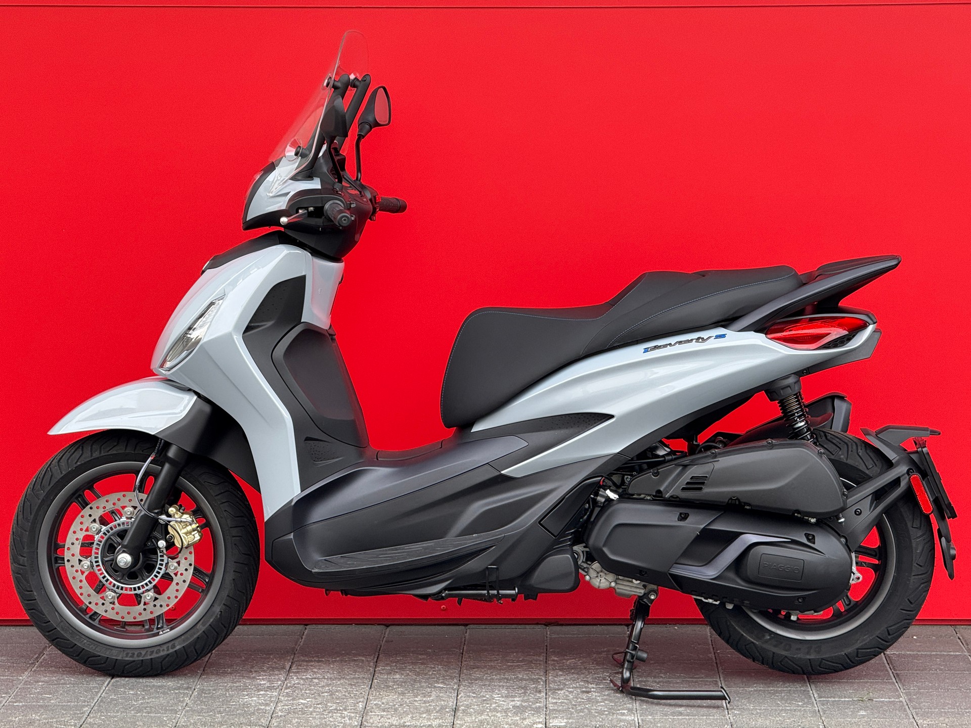 PIAGGIO Beverly 400 Sport E5+ - 13
