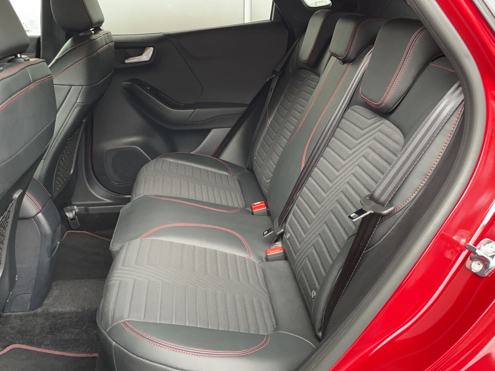 FORD Puma 1.0 EcoB Hybrid 155 ST-Line - 12