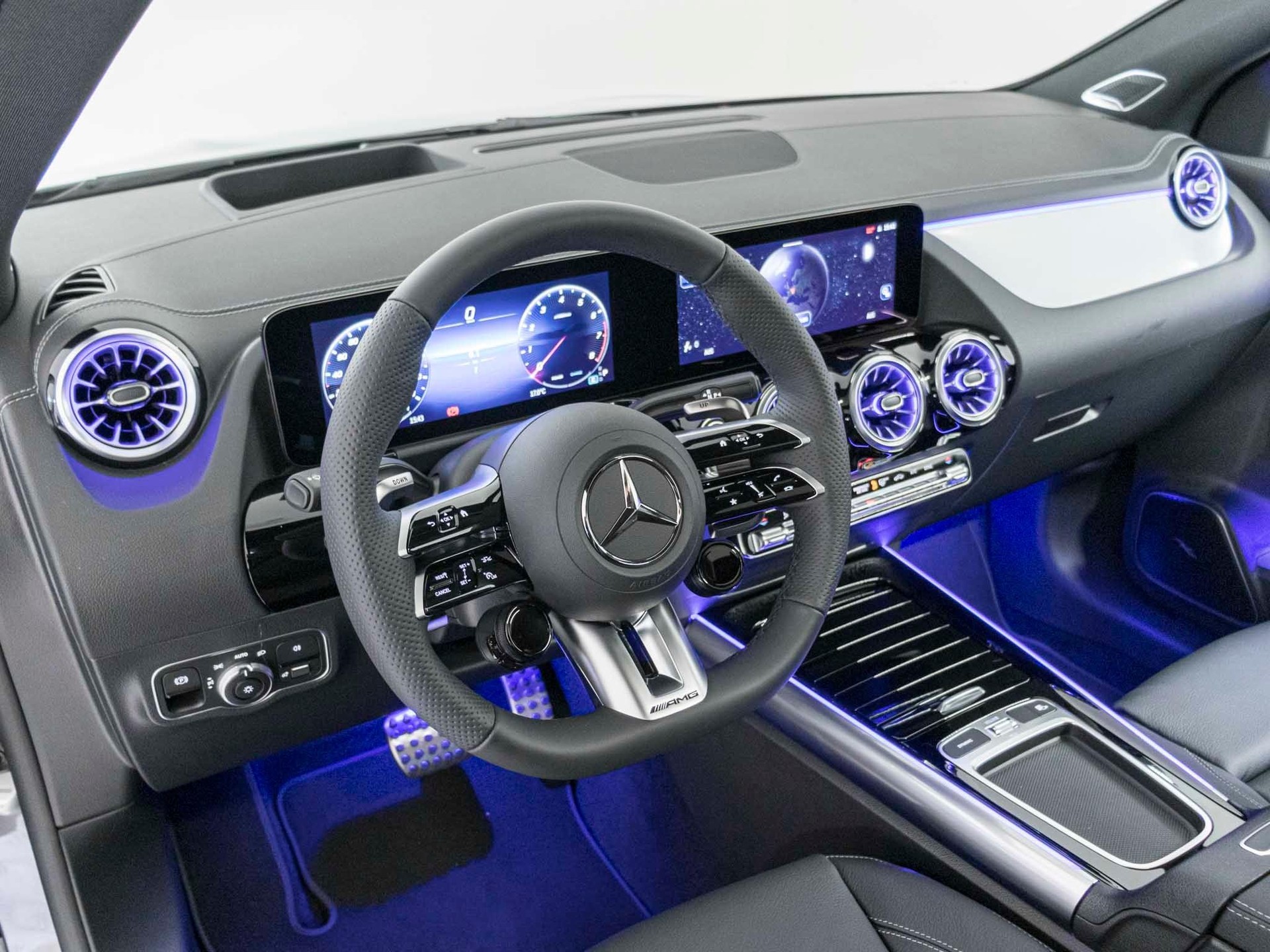 MERCEDES-BENZ GLA 35 AMG 4MATIC - 11