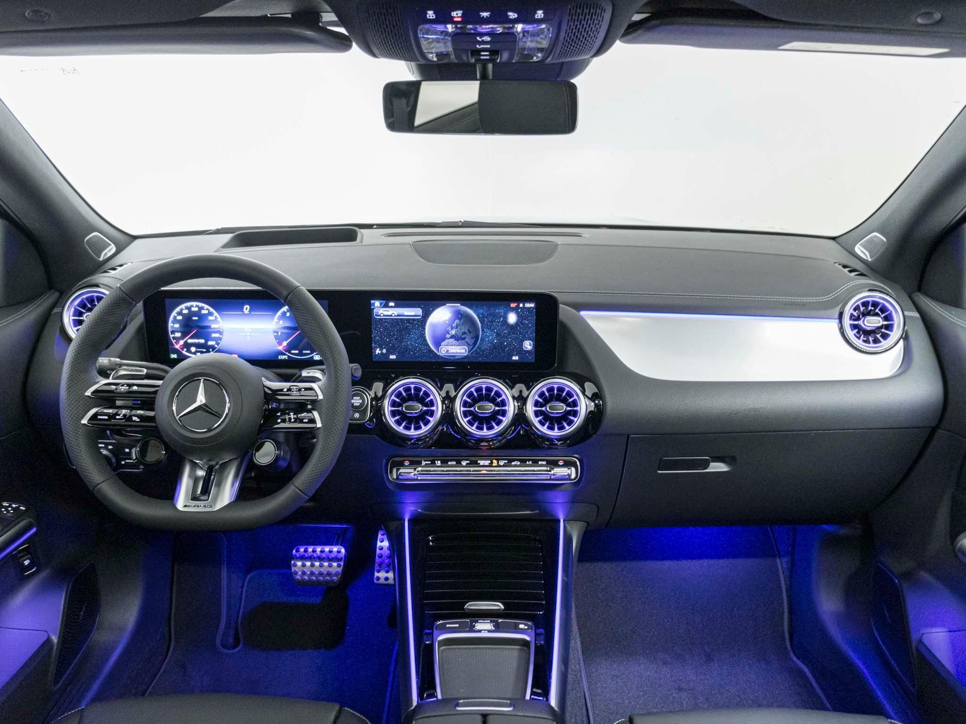 MERCEDES-BENZ GLA 35 AMG 4MATIC - 12