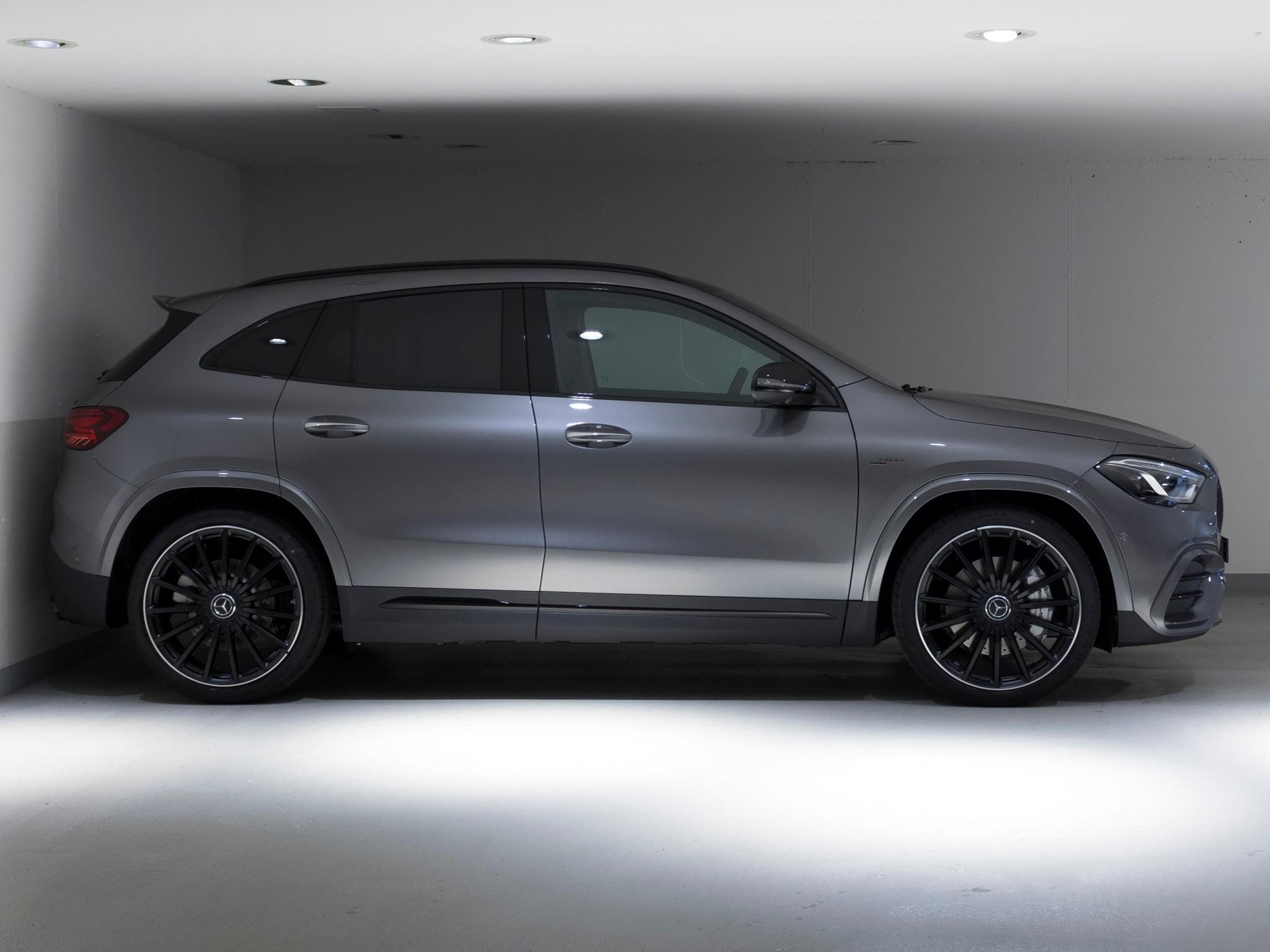 MERCEDES-BENZ GLA 35 AMG 4MATIC - 2
