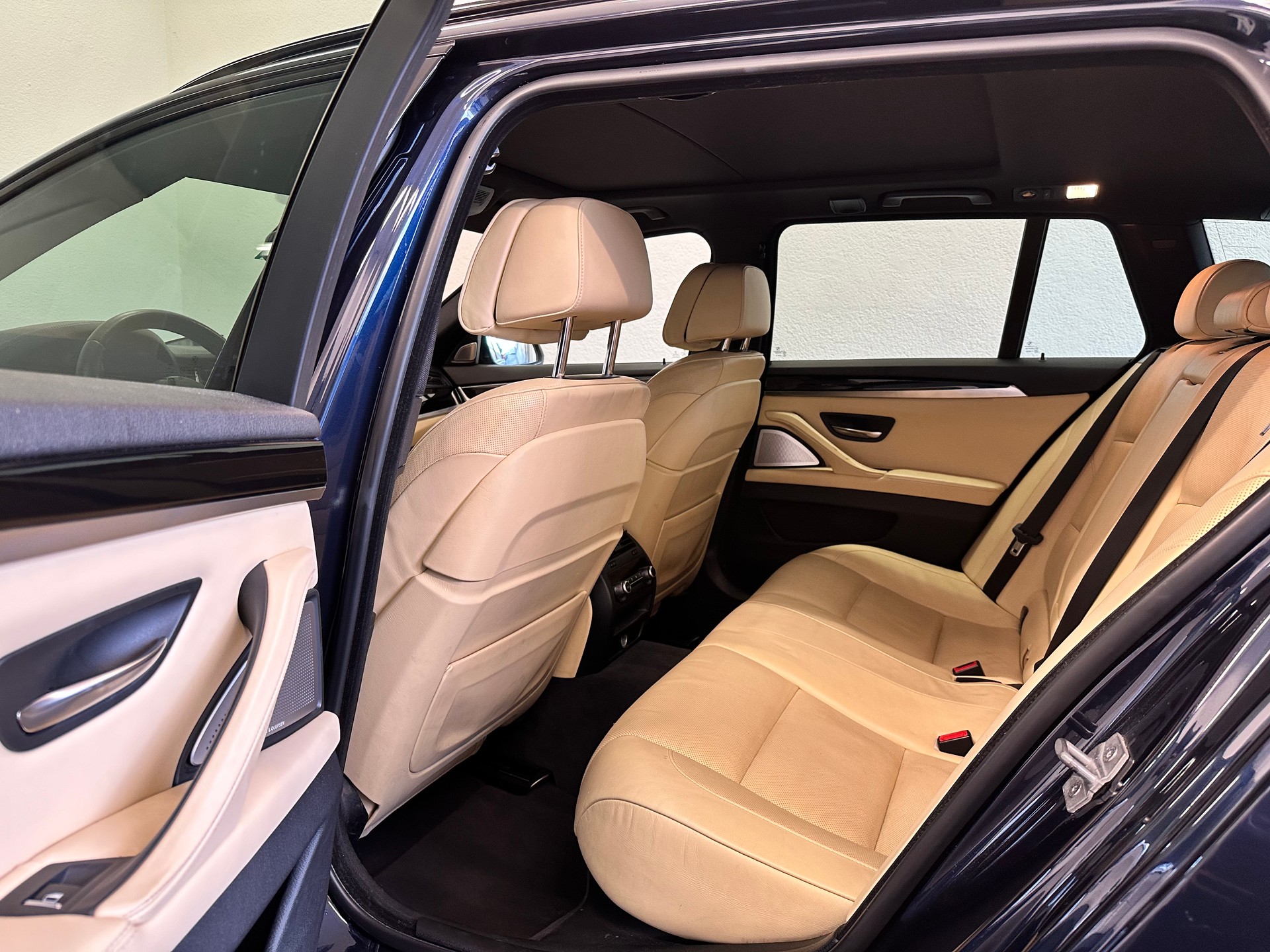 BMW M550d Touring xDrive Steptronic - 24