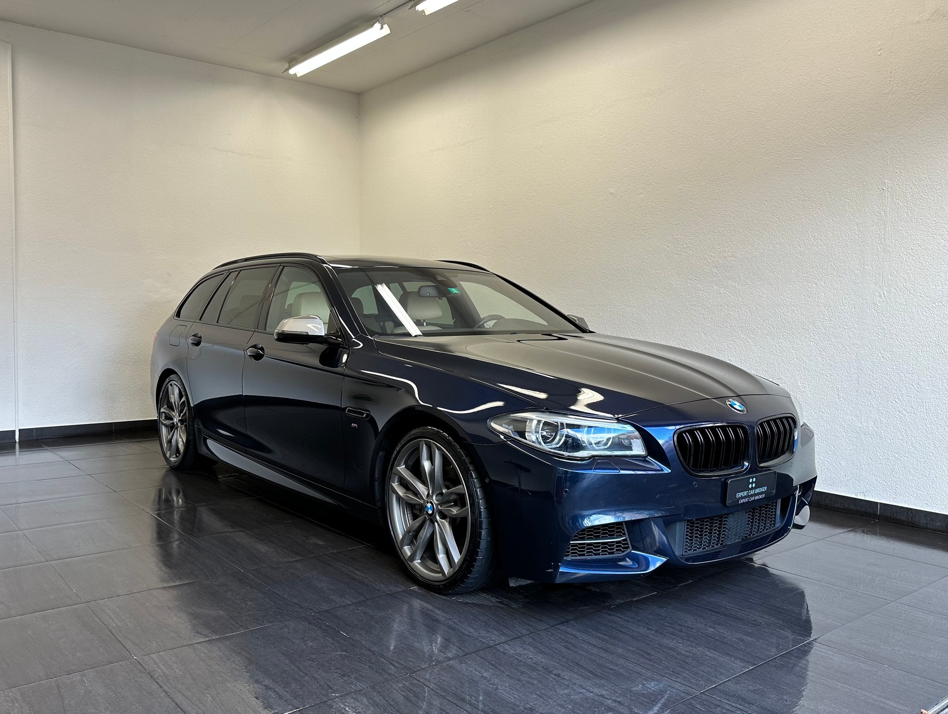BMW M550d Touring xDrive Steptronic - 2