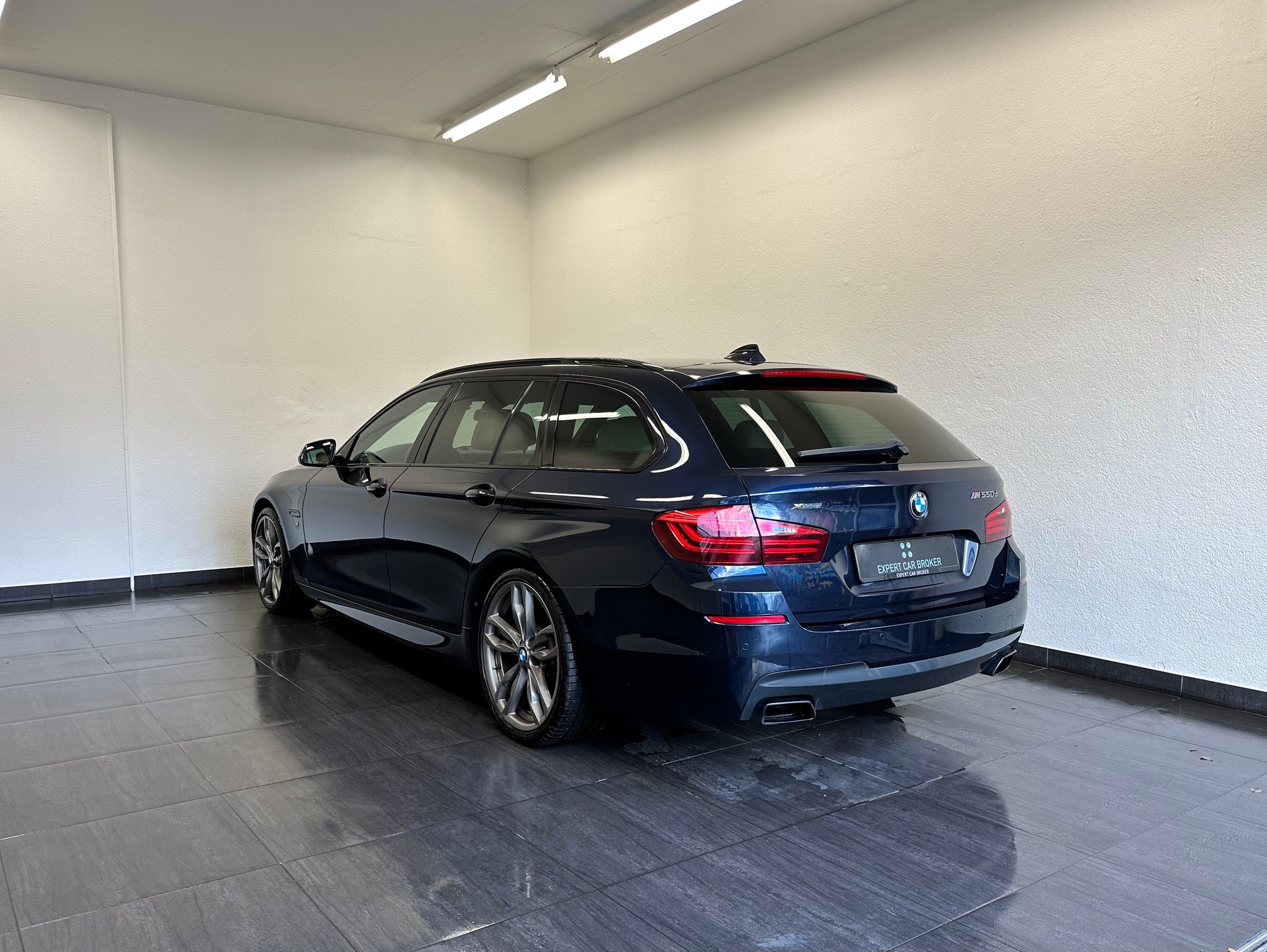 BMW M550d Touring xDrive Steptronic - 9