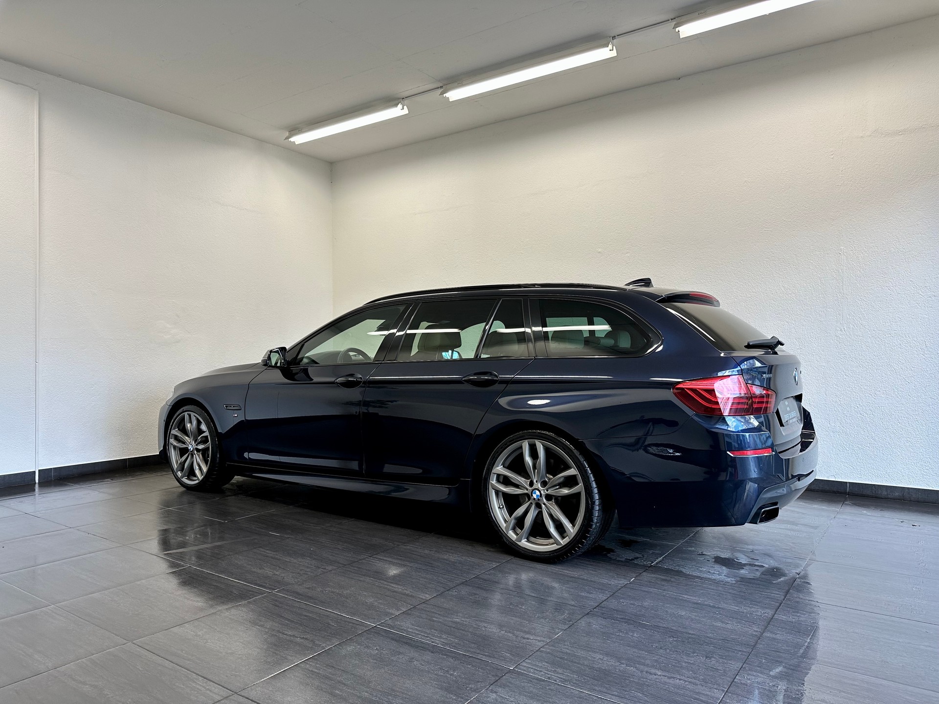 BMW M550d Touring xDrive Steptronic - 7
