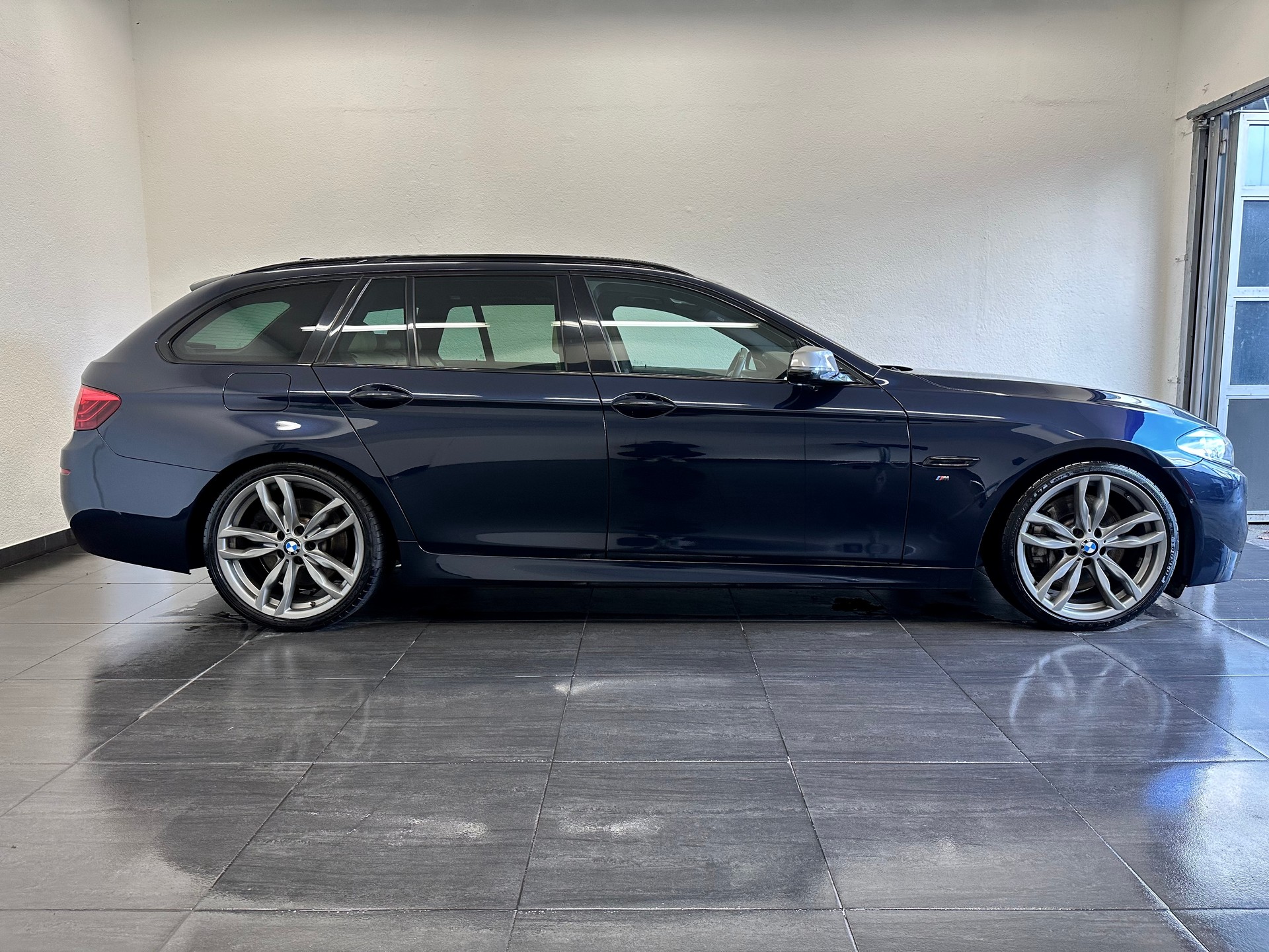 BMW M550d Touring xDrive Steptronic - 5