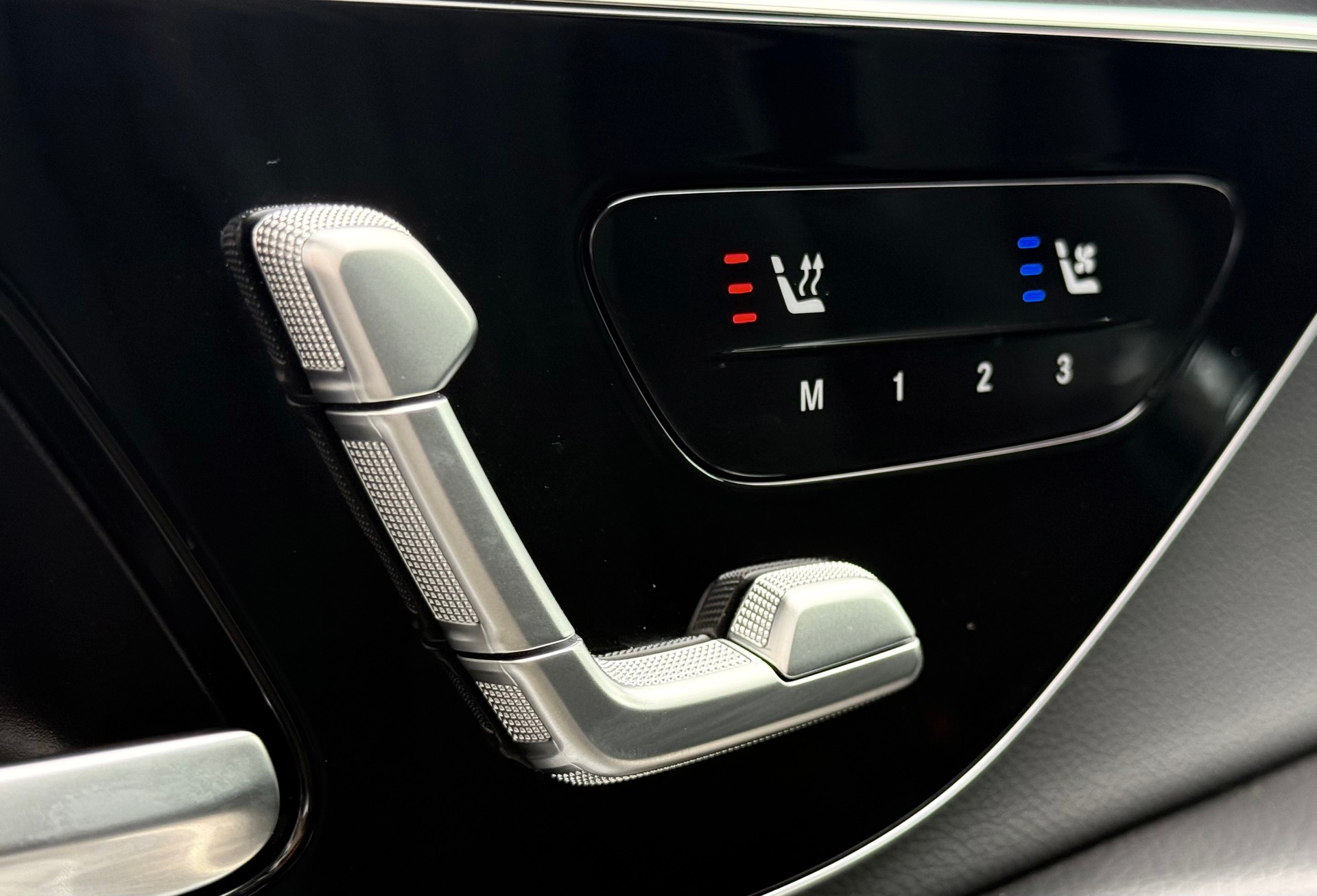 MERCEDES-BENZ E 200 EXCLUSIVE PREMIUM 9G-Tronic 4Matic - 8