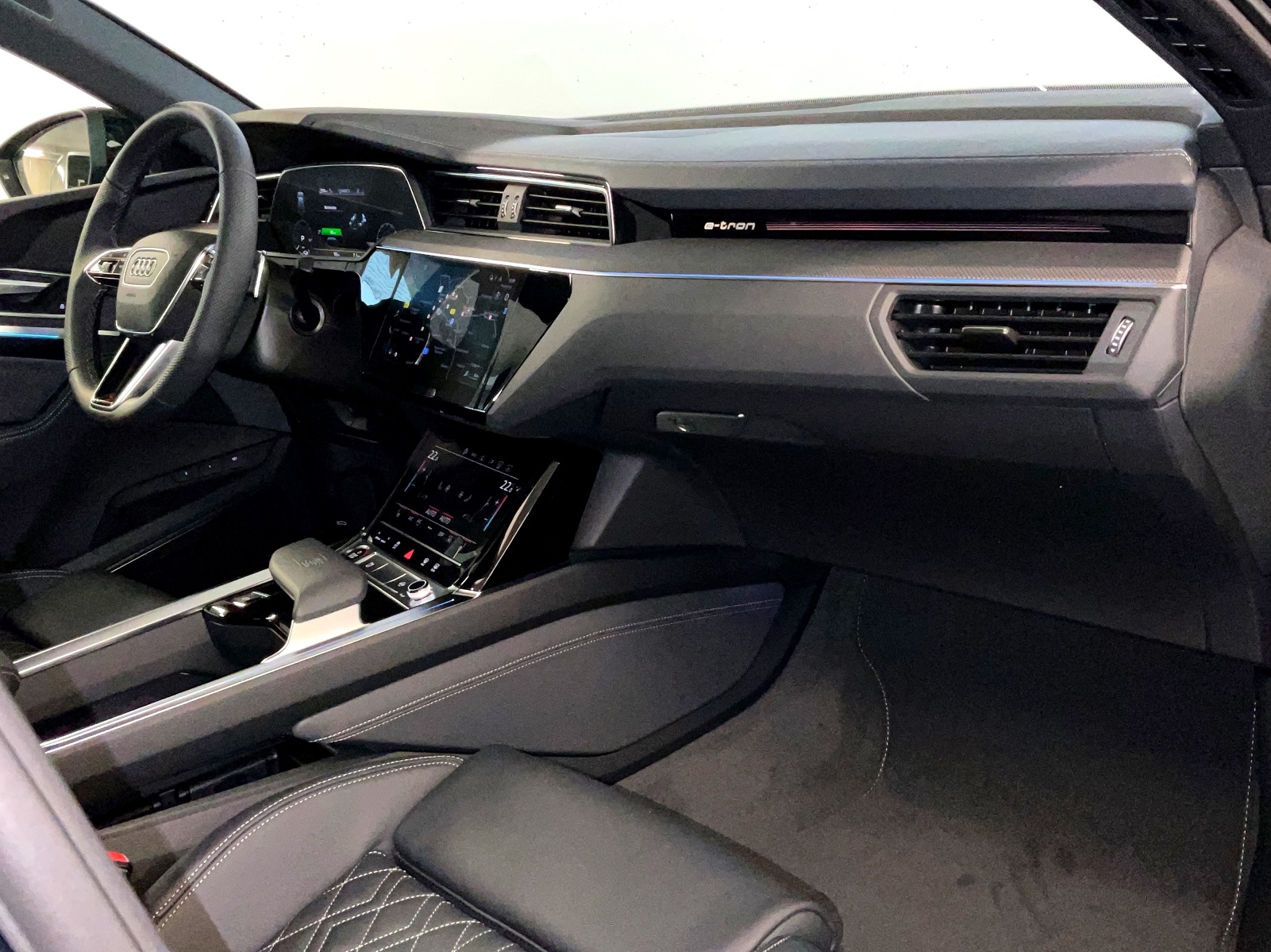 AUDI e-tron S Sportback quattro - 15