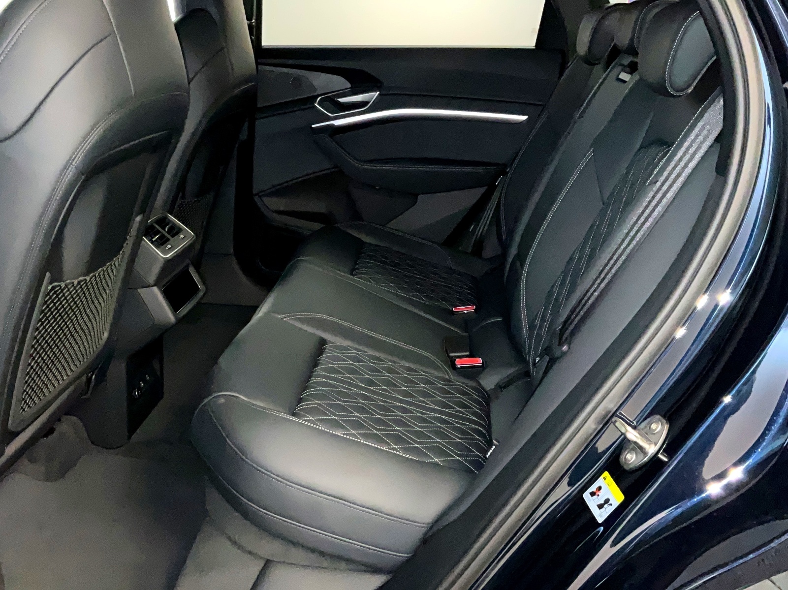 AUDI e-tron S Sportback quattro - 12