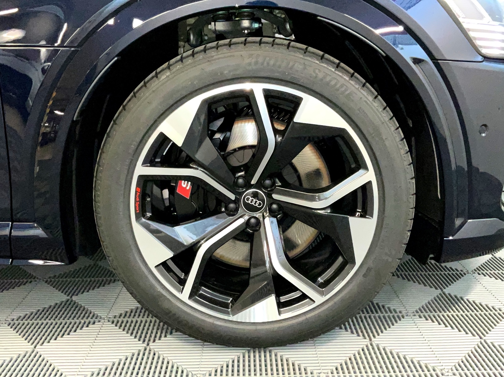 AUDI e-tron S Sportback quattro - 14