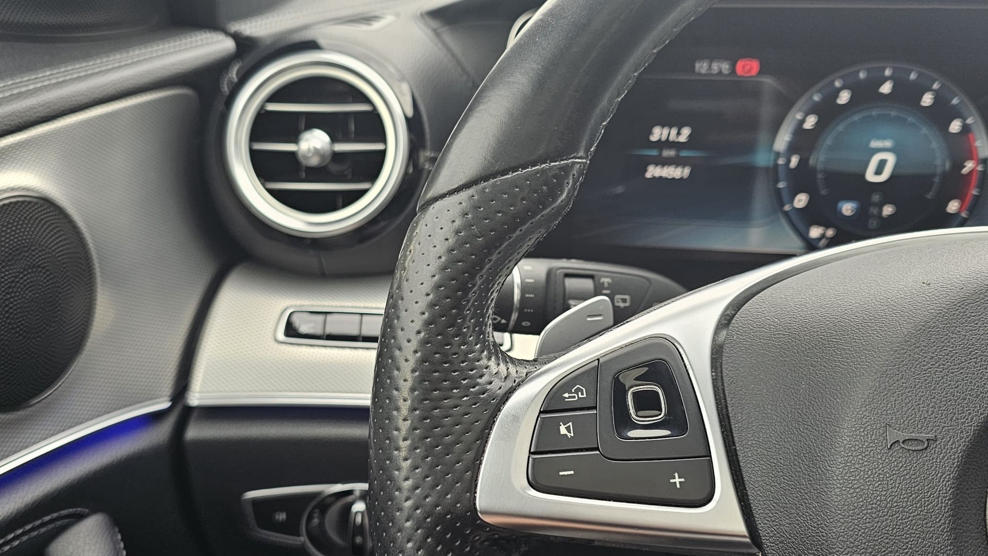 MERCEDES-BENZ E 250 AMG Line 9G-Tronic - 14