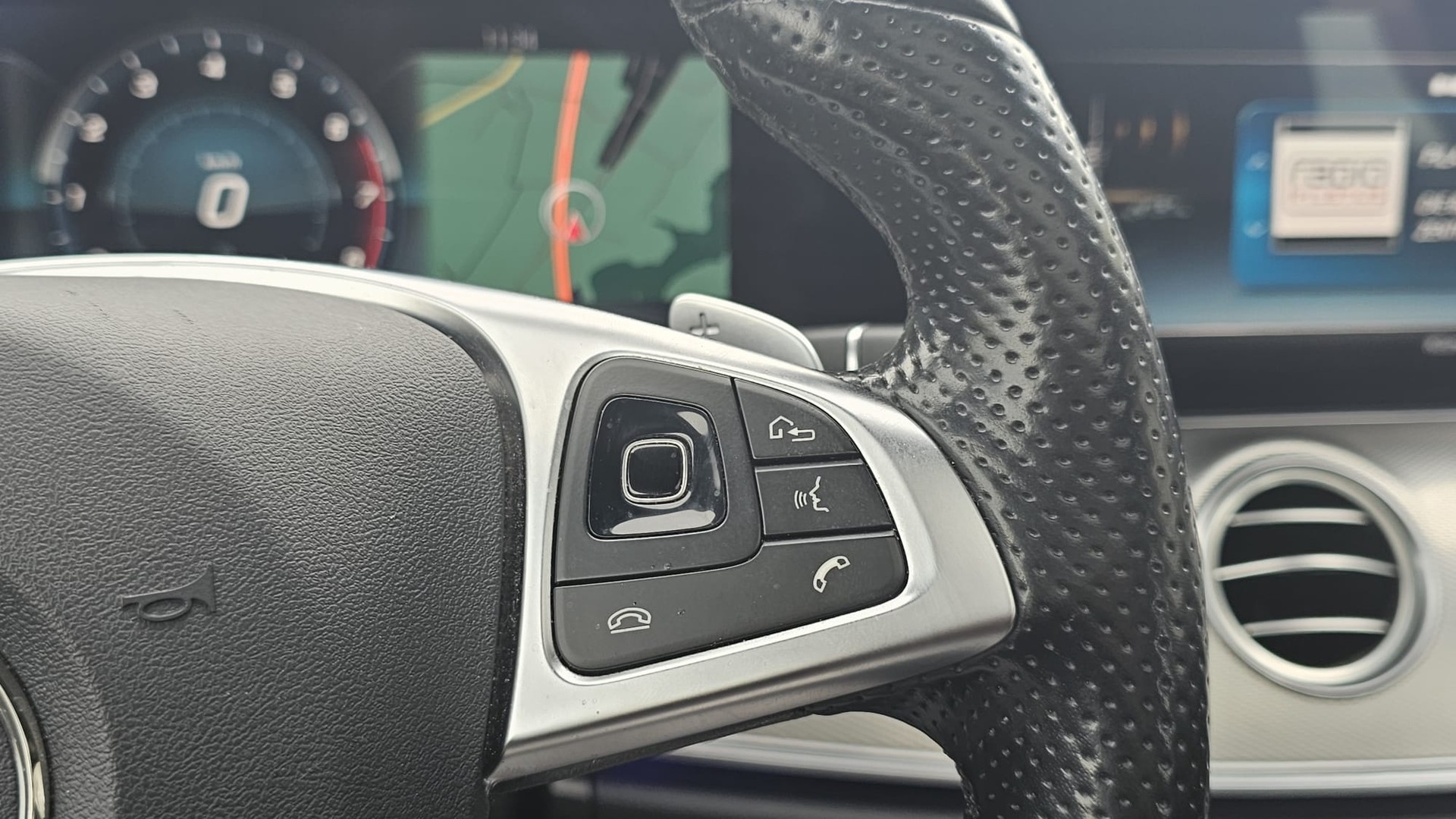 MERCEDES-BENZ E 250 AMG Line 9G-Tronic - 15