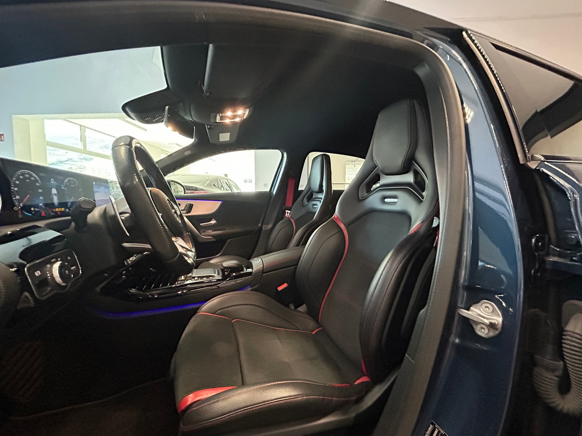 MERCEDES-BENZ A 35 AMG 4Matic Speedshift - 11