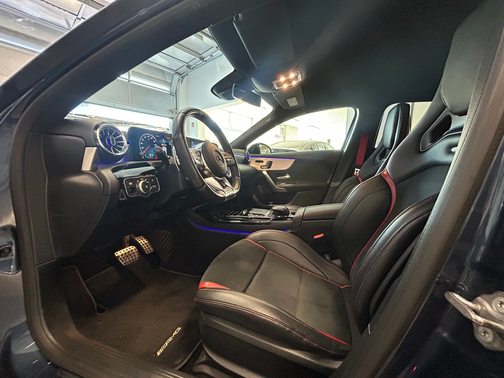 MERCEDES-BENZ A 35 AMG 4Matic Speedshift - 12