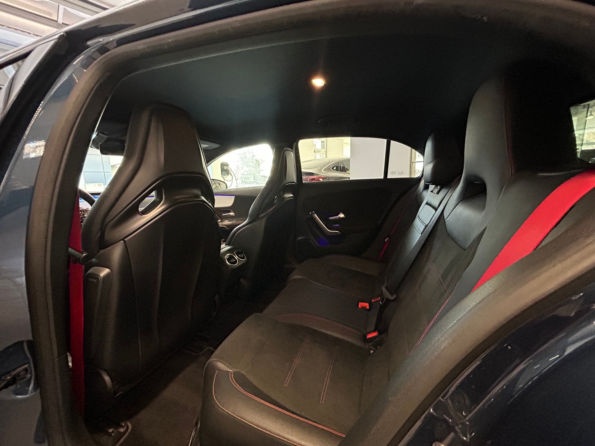 MERCEDES-BENZ A 35 AMG 4Matic Speedshift - 15