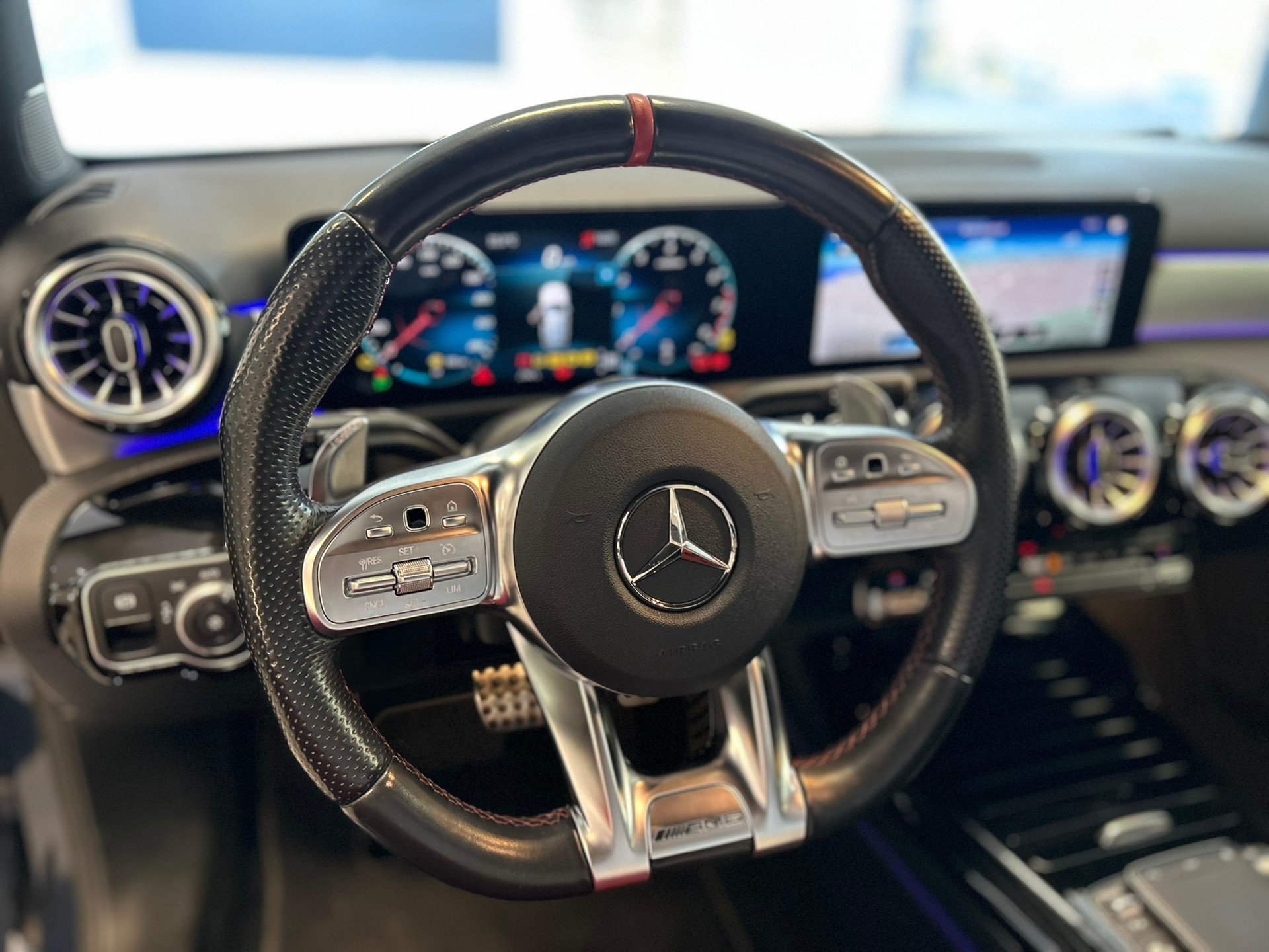 MERCEDES-BENZ A 35 AMG 4Matic Speedshift - 16