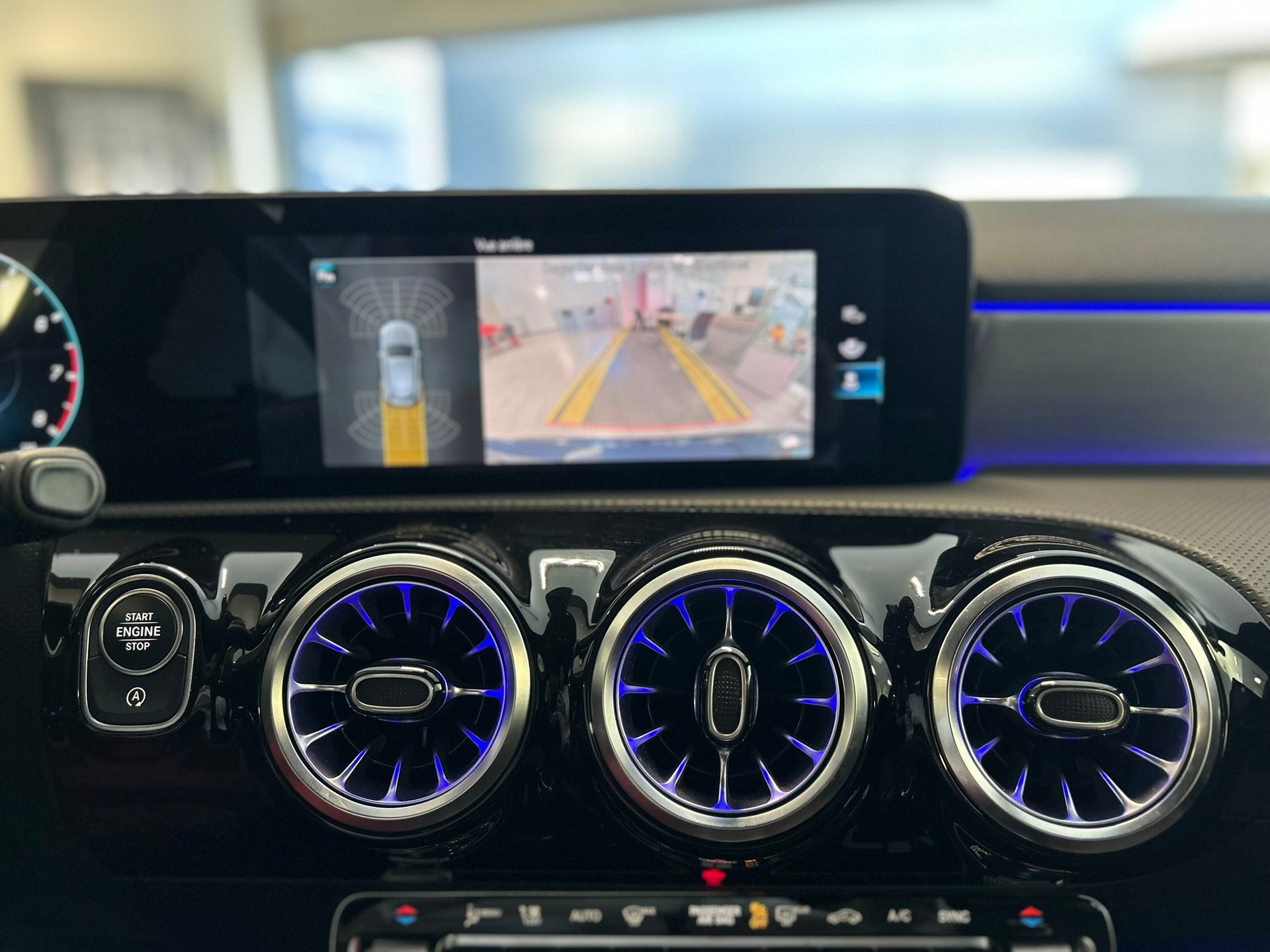 MERCEDES-BENZ A 35 AMG 4Matic Speedshift - 18