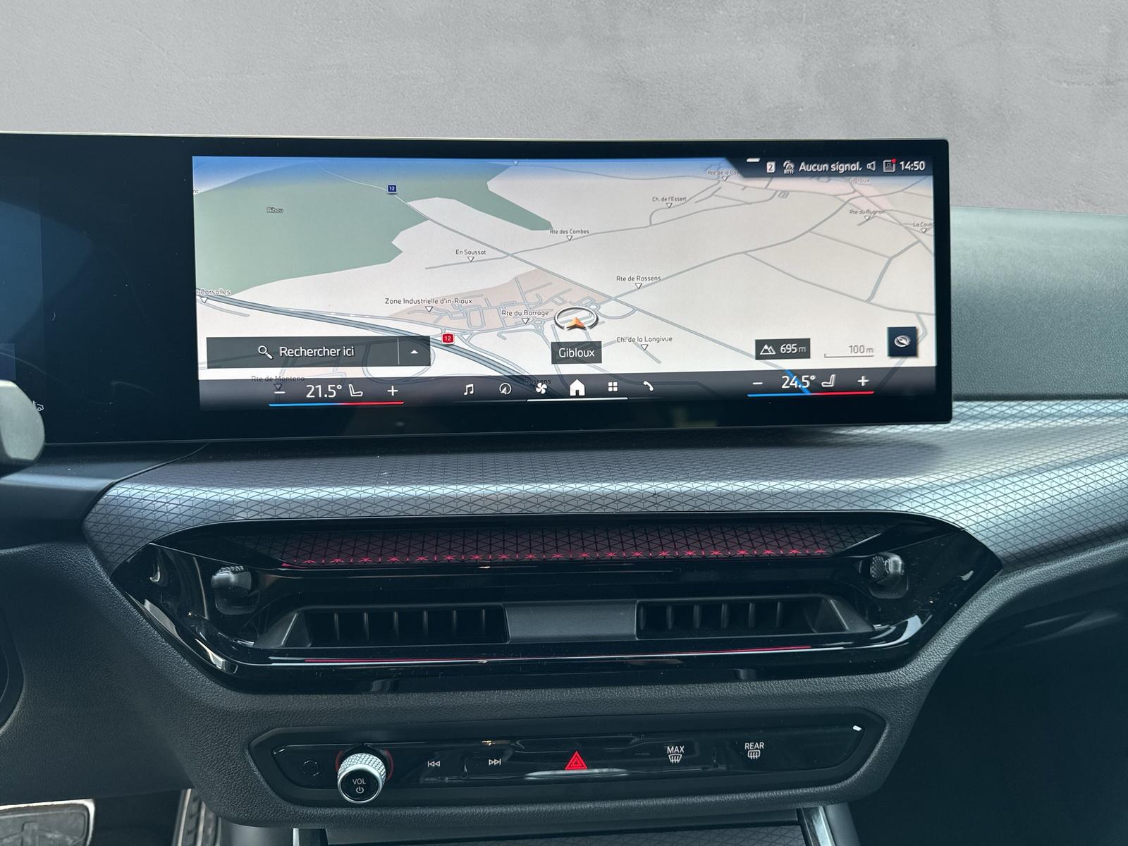 BMW 330i xDrive Touring M Sport ** Action de leasing à 1.9% ** 📍 - 15