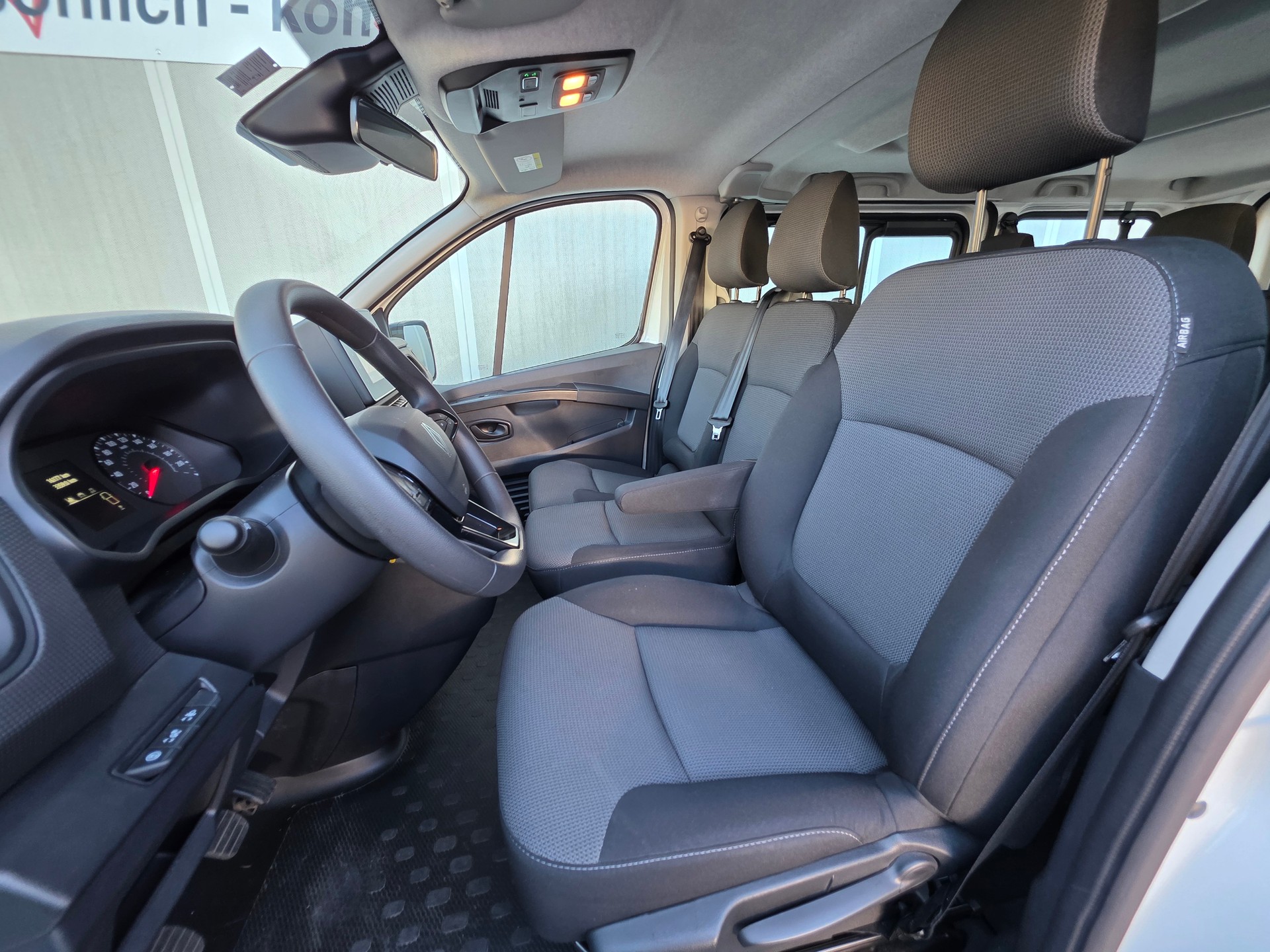 RENAULT Trafic Blue dCi 110 Passenger Equilibre - 8