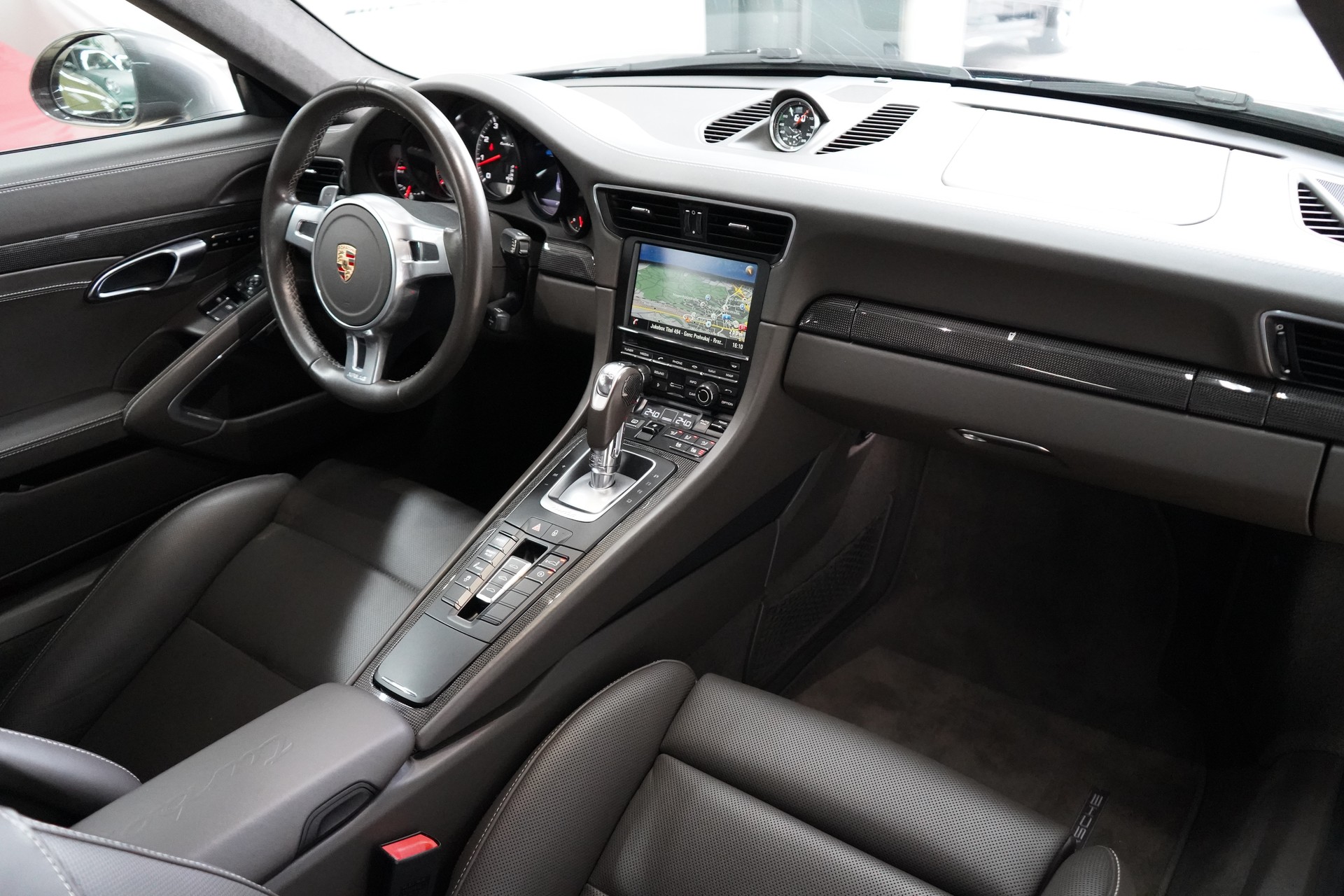 PORSCHE 911 Turbo S PDK TECHART 620PS - 26