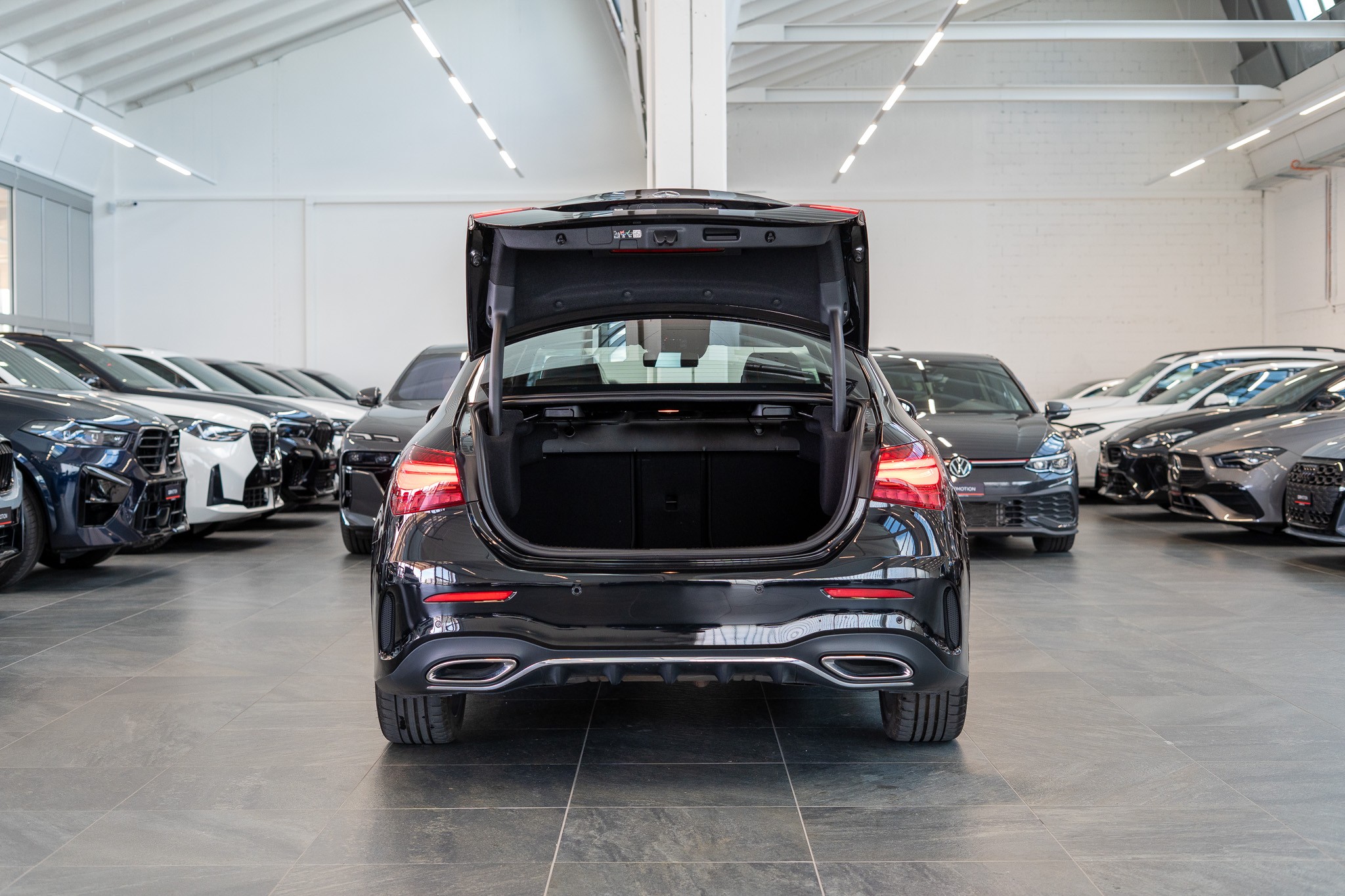 A 200 AMG Line Limousine / Facelift / 19" Felgen / Ambiente-Beleuchtung